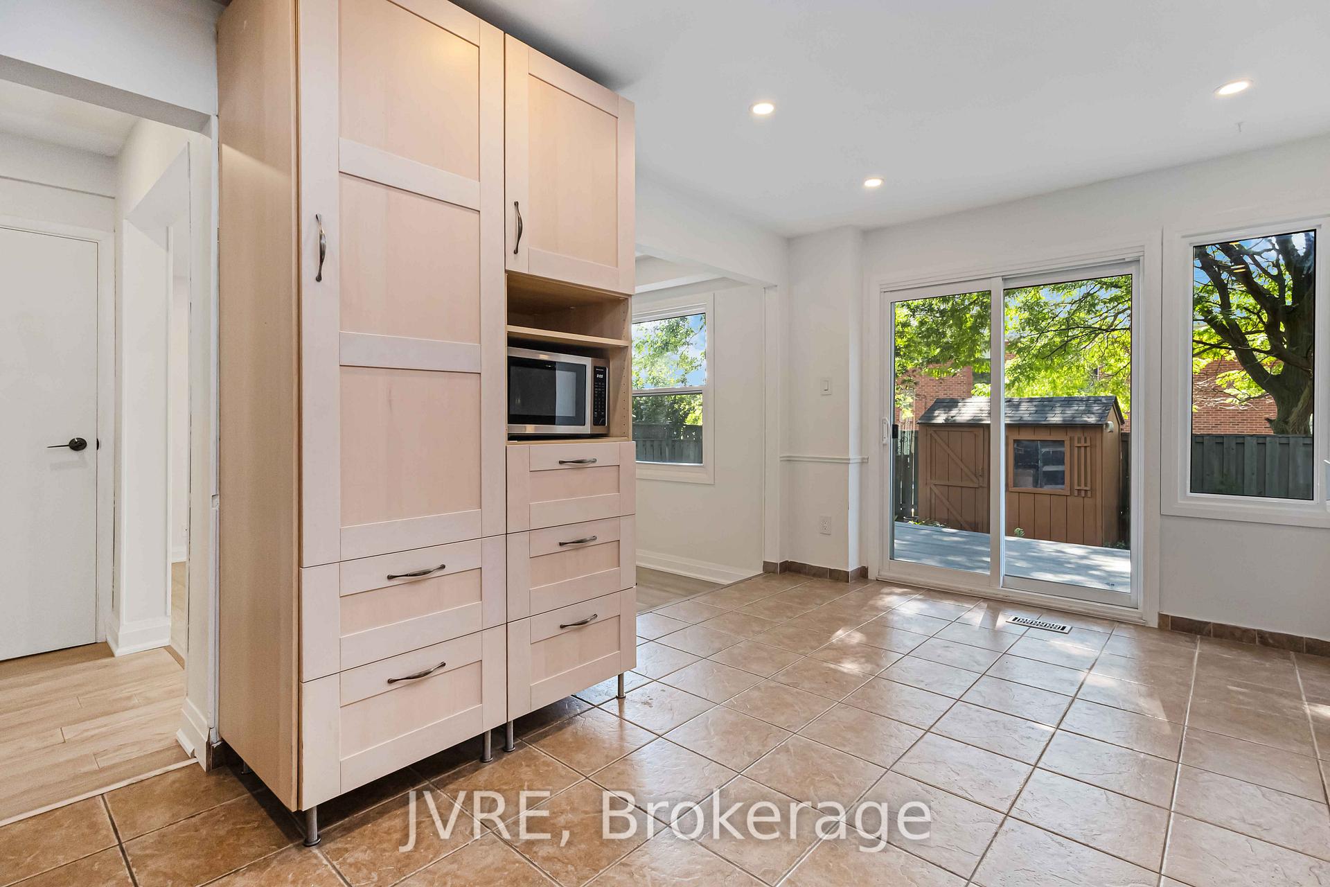 Photo 17 of 263 Wright Crescent, Ajax, Central — HOMEH