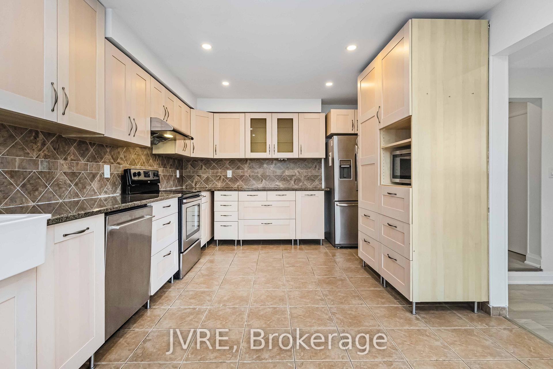 Photo 15 of 263 Wright Crescent, Ajax, Central — HOMEH