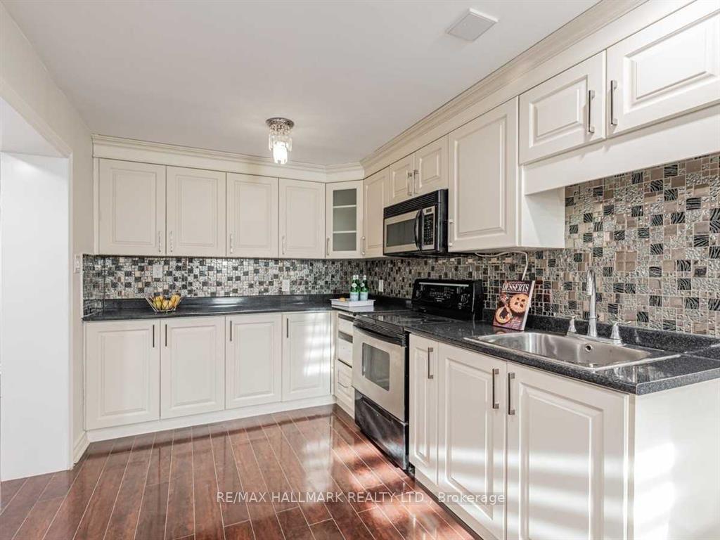 Photo 4 of Unit Bsmt, 102 Bettina Place, Whitby, Rolling Acres — HOMEH