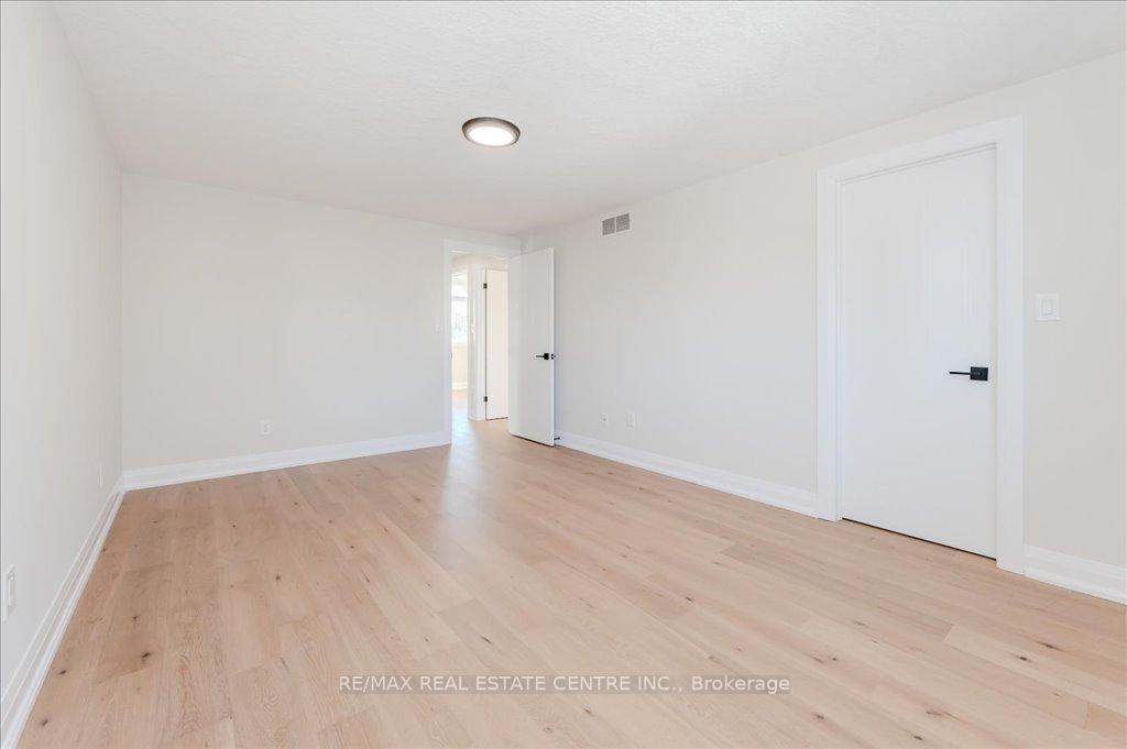 Photo 19 of 235 Pastern Trail, Waterloo — HOMEH