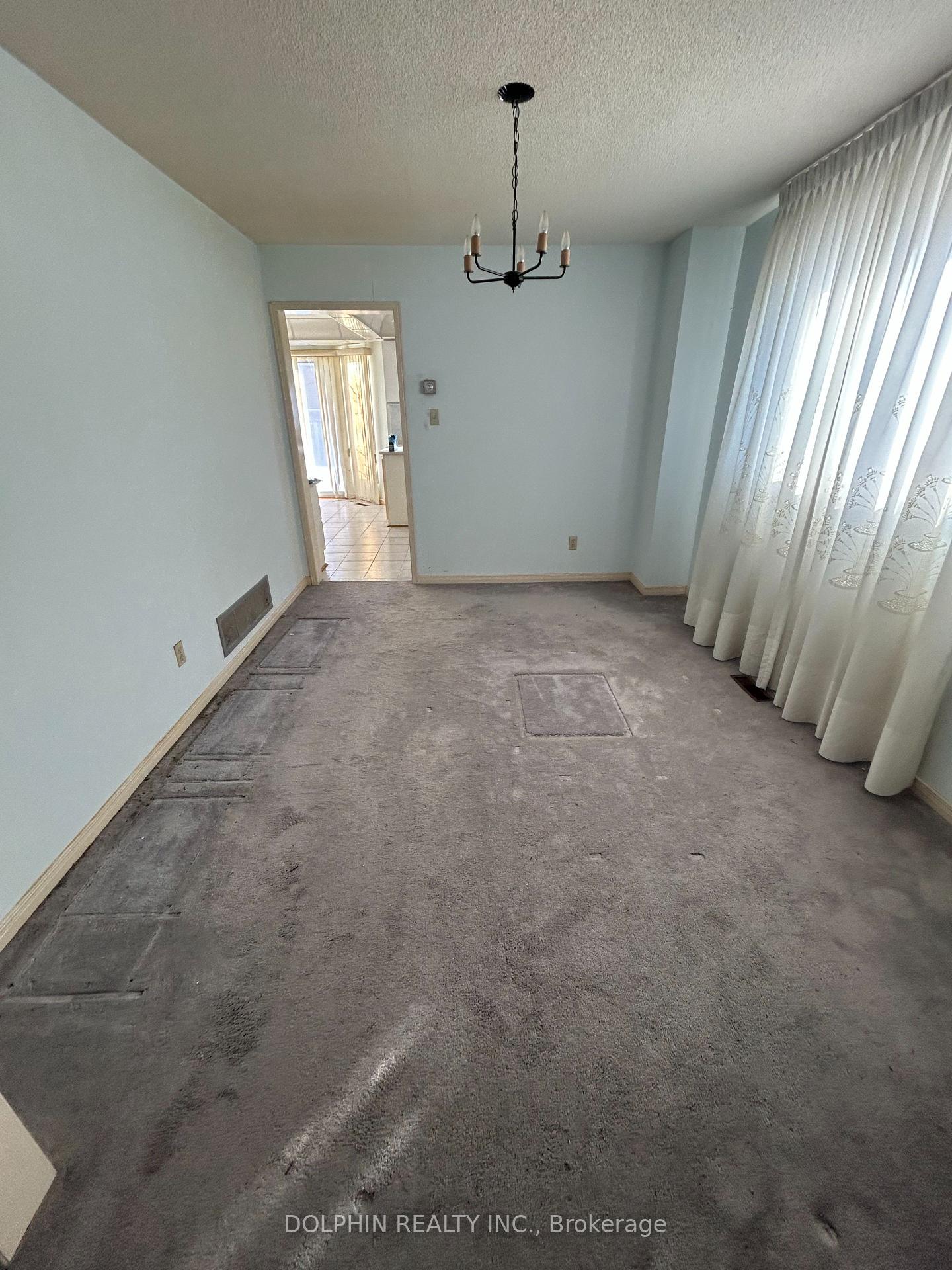Photo 2 of 115 Elson Street, Markham, Middlefield — HOMEH