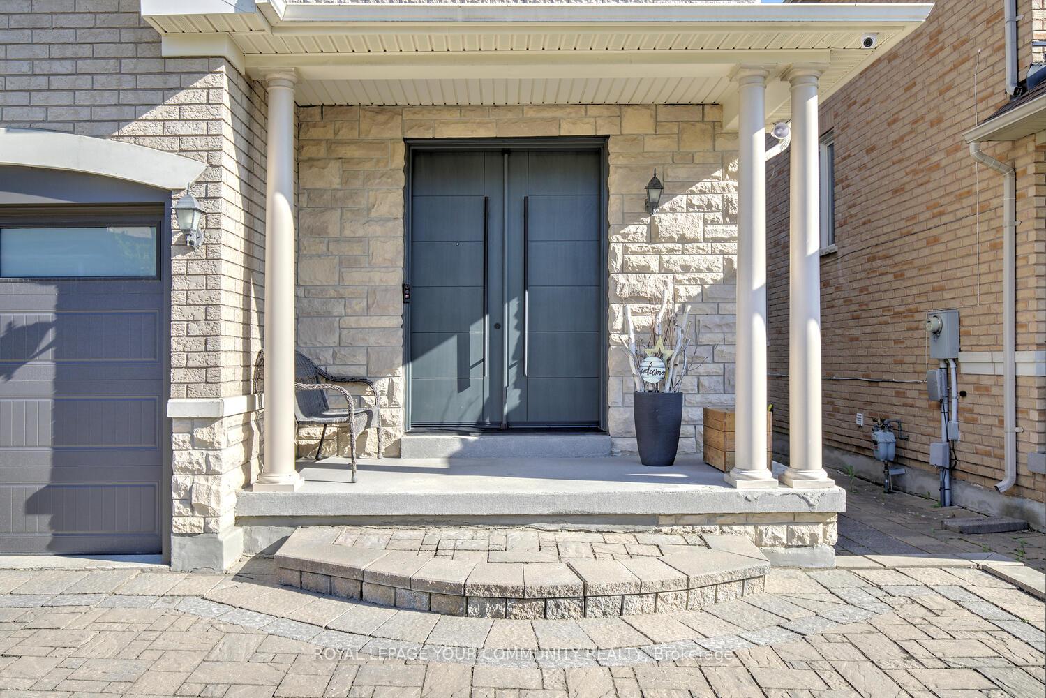 Photo 2 of 127 Golden Forest Road, Vaughan, Patterson — HOMEH
