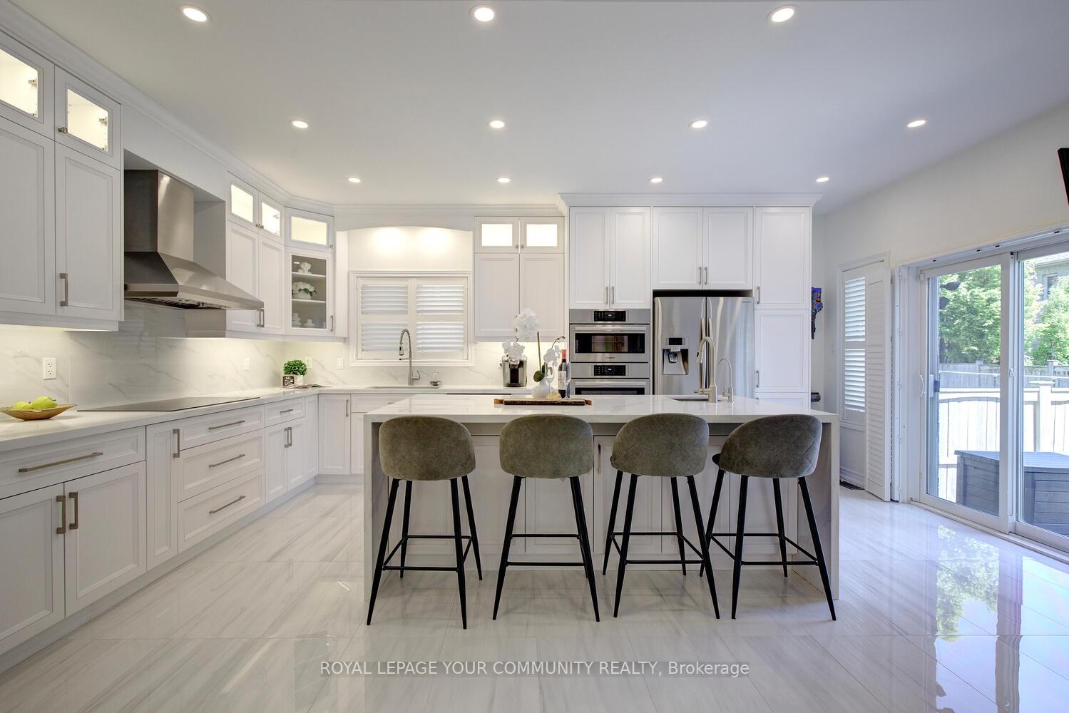 Photo 3 of 127 Golden Forest Road, Vaughan, Patterson — HOMEH