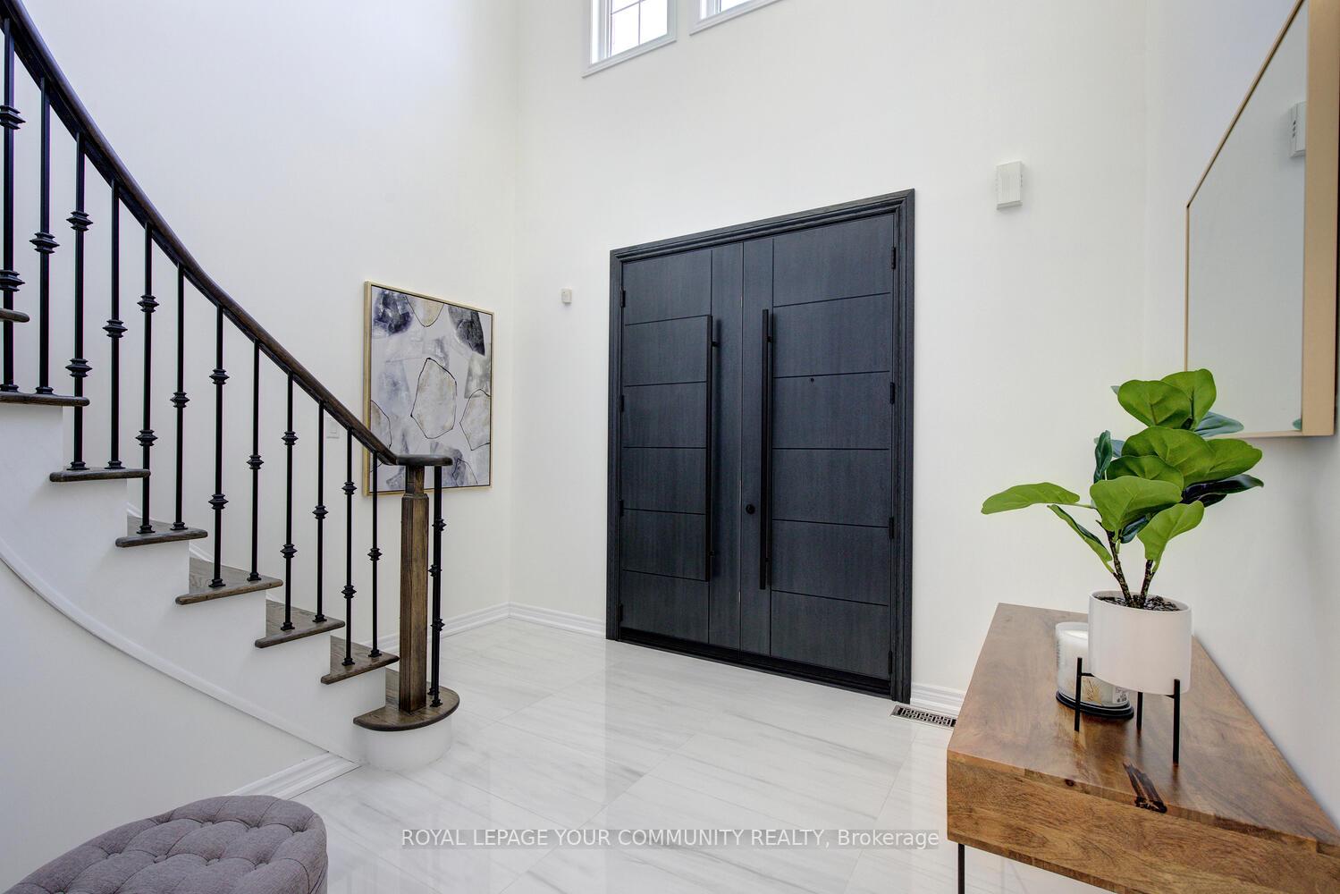 Photo 4 of 127 Golden Forest Road, Vaughan, Patterson — HOMEH