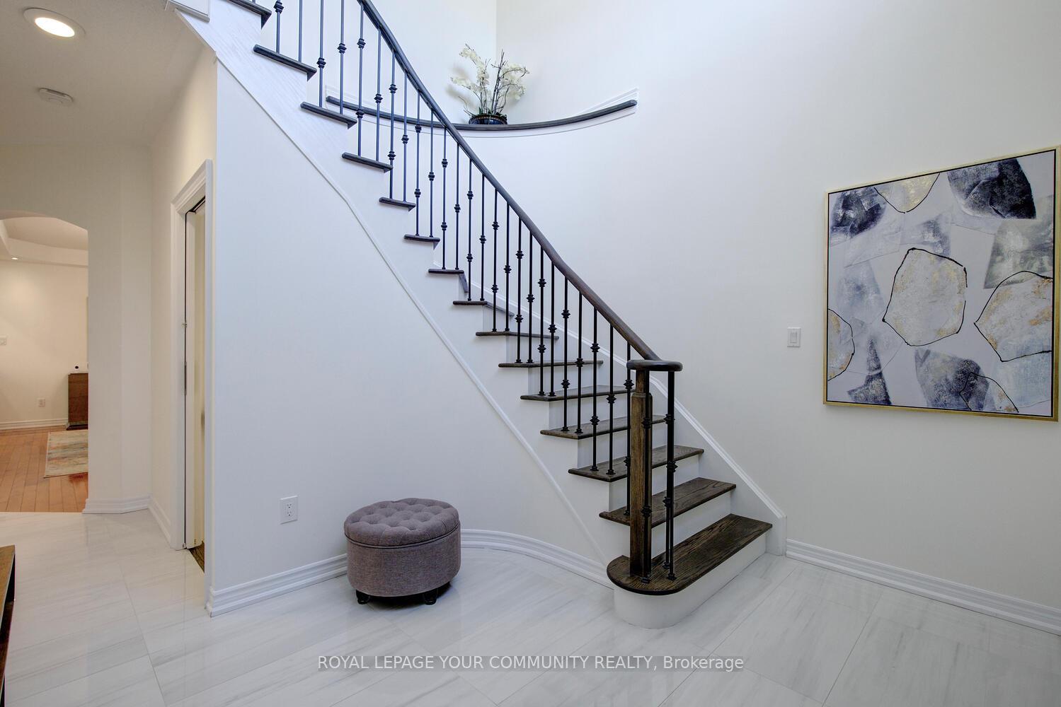 Photo 5 of 127 Golden Forest Road, Vaughan, Patterson — HOMEH
