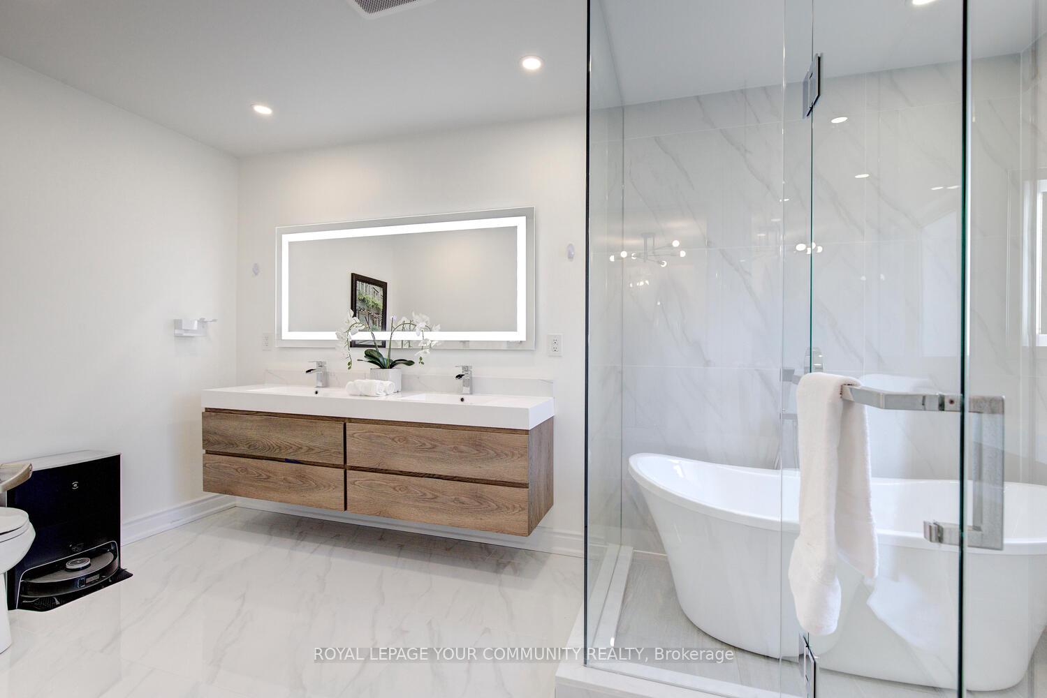 Photo 28 of 127 Golden Forest Road, Vaughan, Patterson — HOMEH