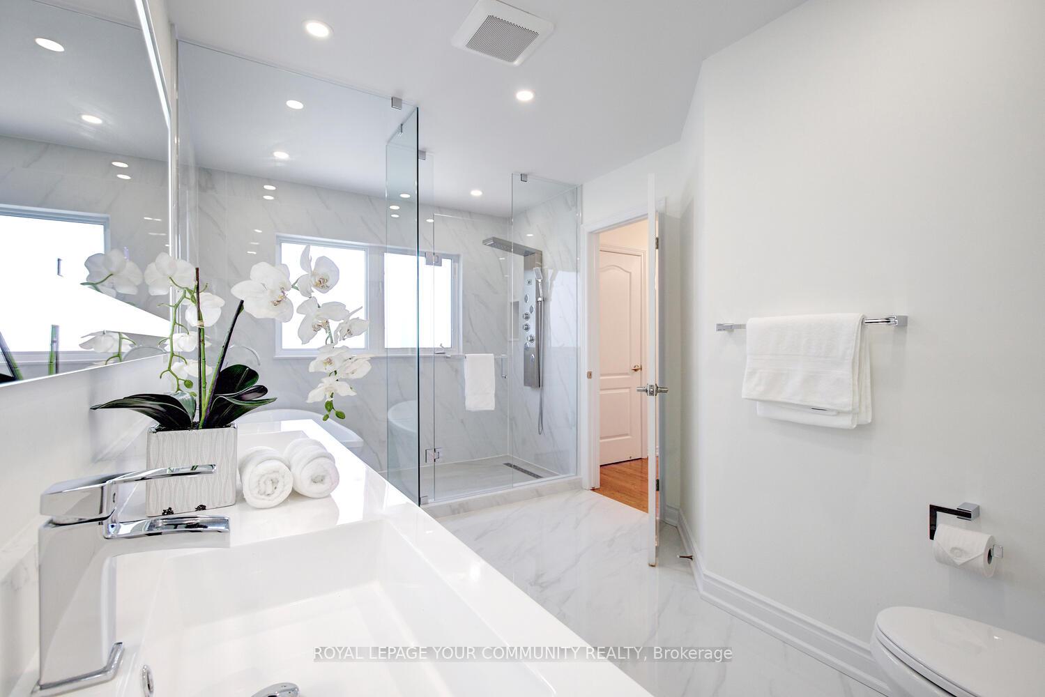 Photo 31 of 127 Golden Forest Road, Vaughan, Patterson — HOMEH