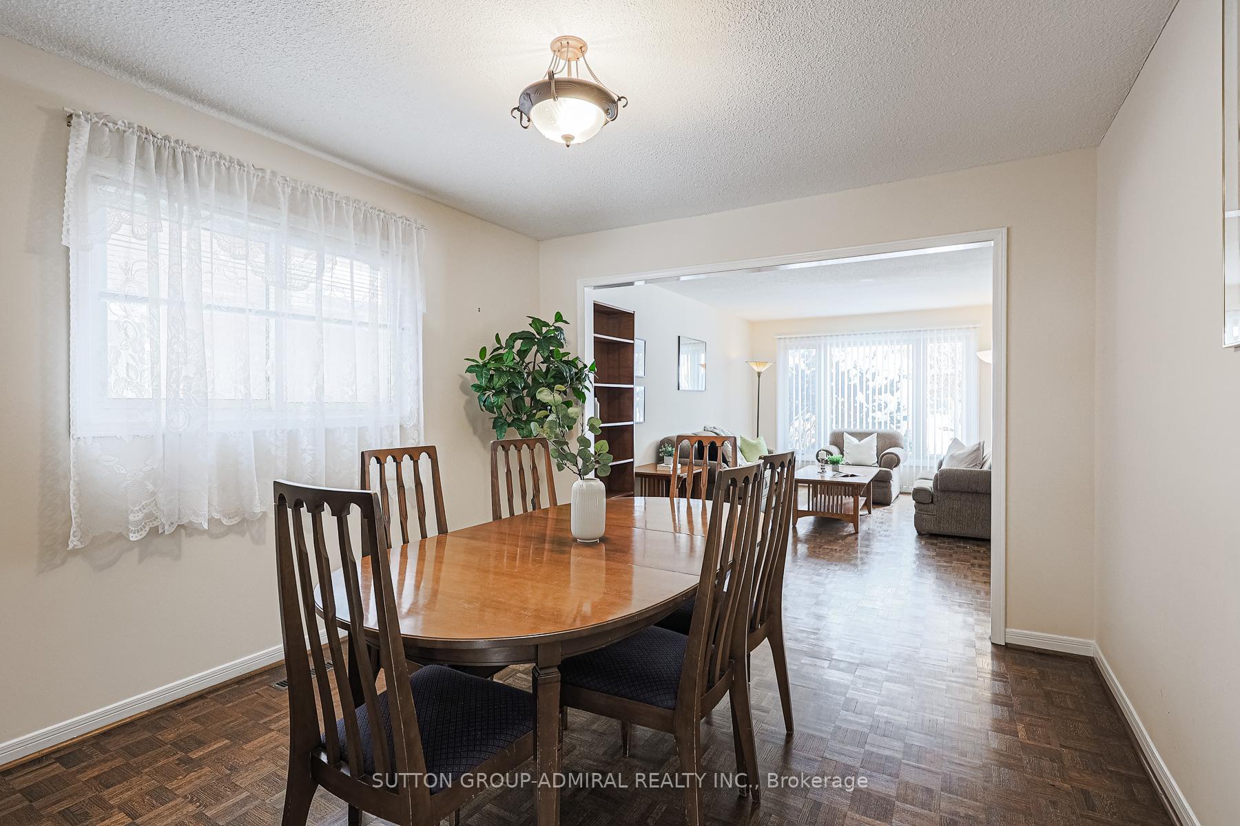 Photo 7 of 14 Evergreen Crescent, Markham, Aileen-Willowbrook — HOMEH