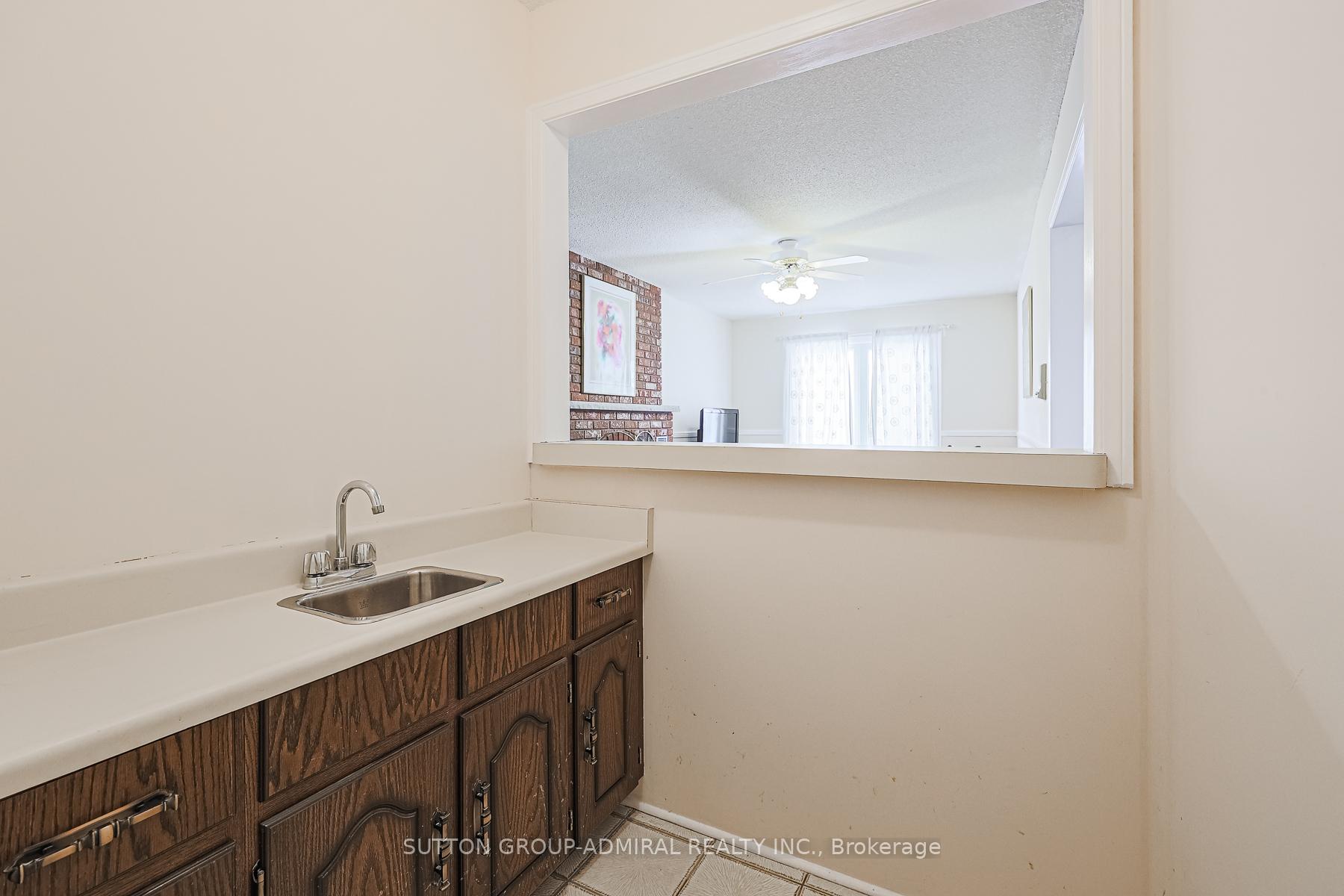 Photo 13 of 14 Evergreen Crescent, Markham, Aileen-Willowbrook — HOMEH