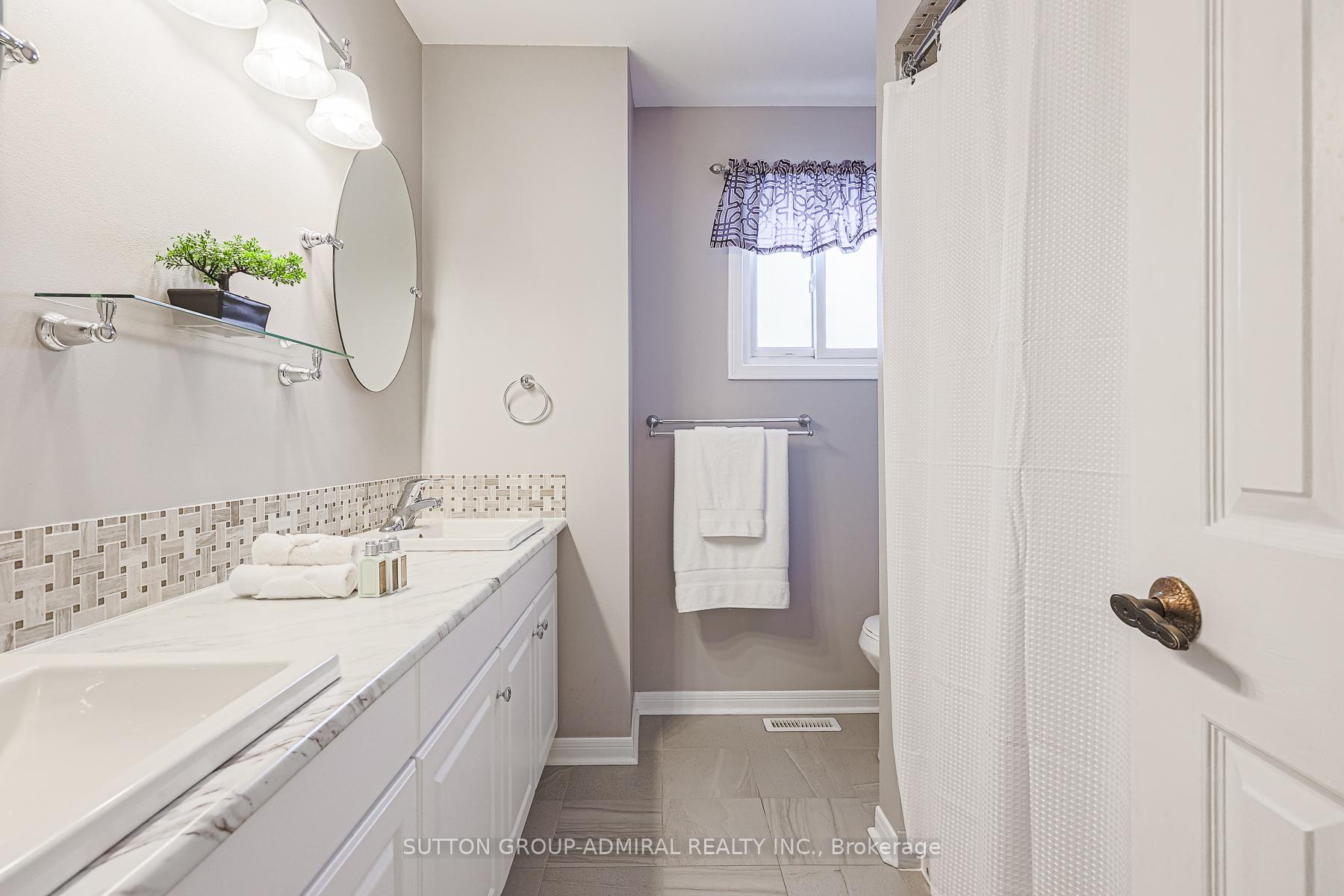 Photo 22 of 14 Evergreen Crescent, Markham, Aileen-Willowbrook — HOMEH