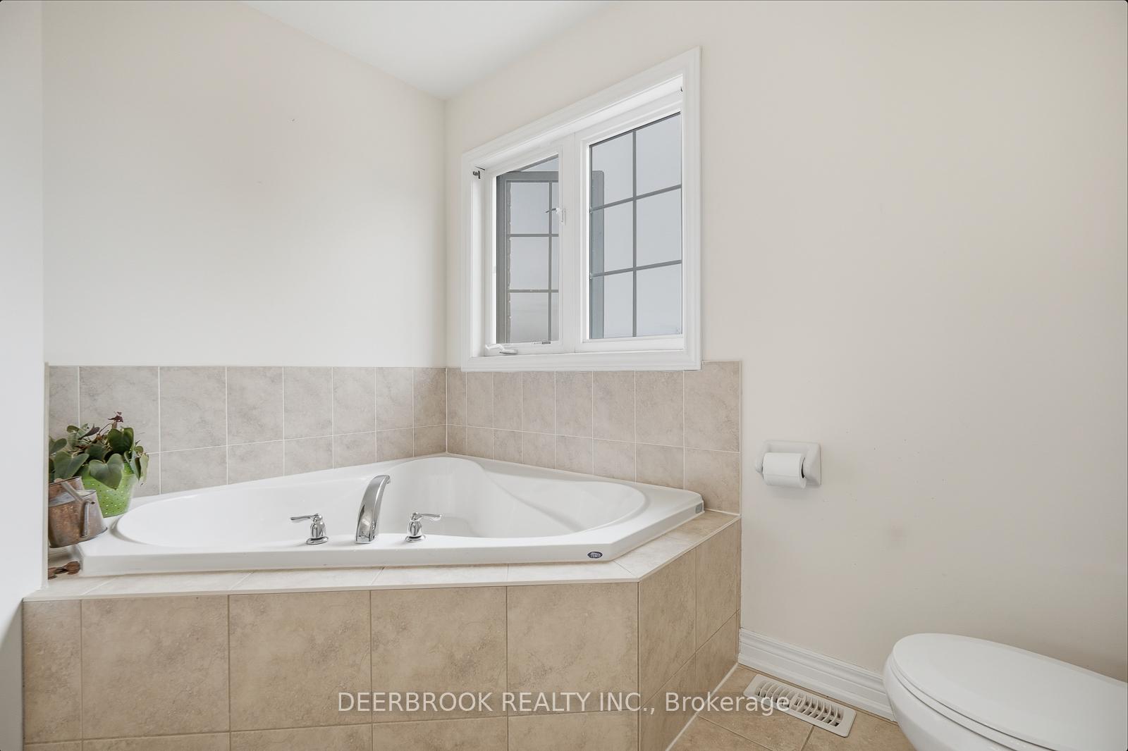 Photo 33 of 67 Promenade Drive, Whitby, Taunton North — HOMEH