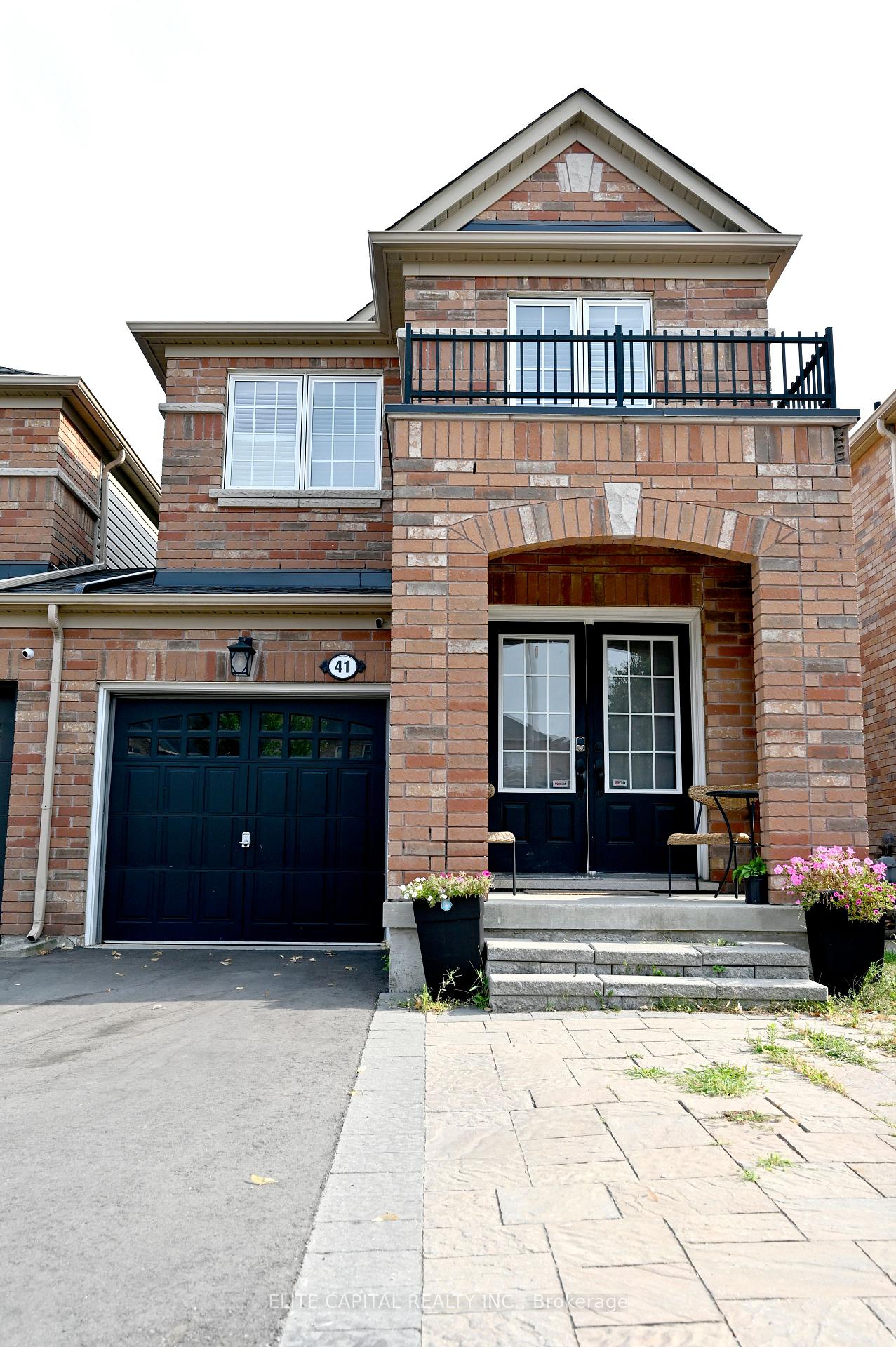 Front of 41 Brahm Court