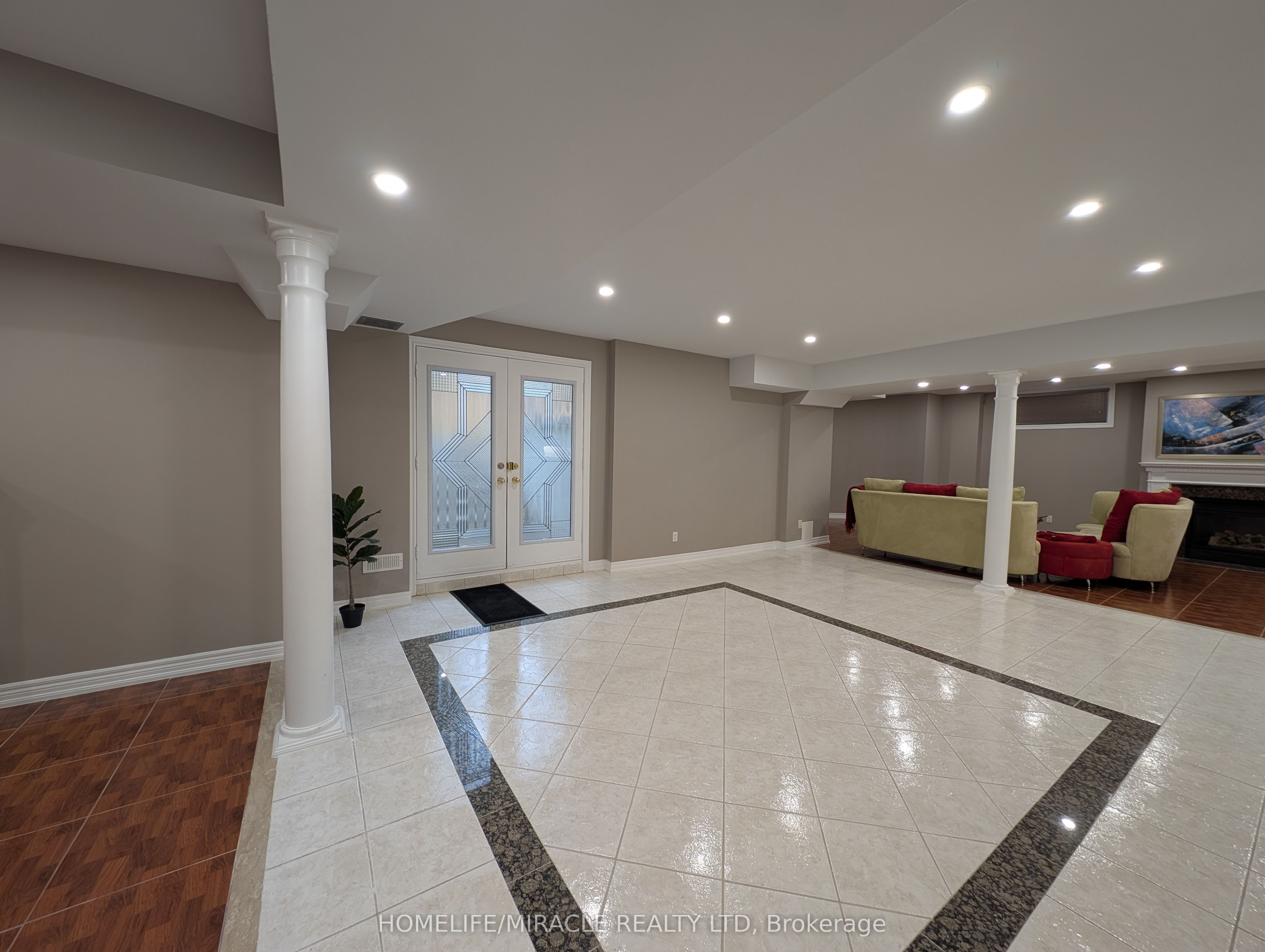 Photo 17 of Unit Basement, 63 Loudon Crescent, Vaughan, Beverley Glen — HOMEH