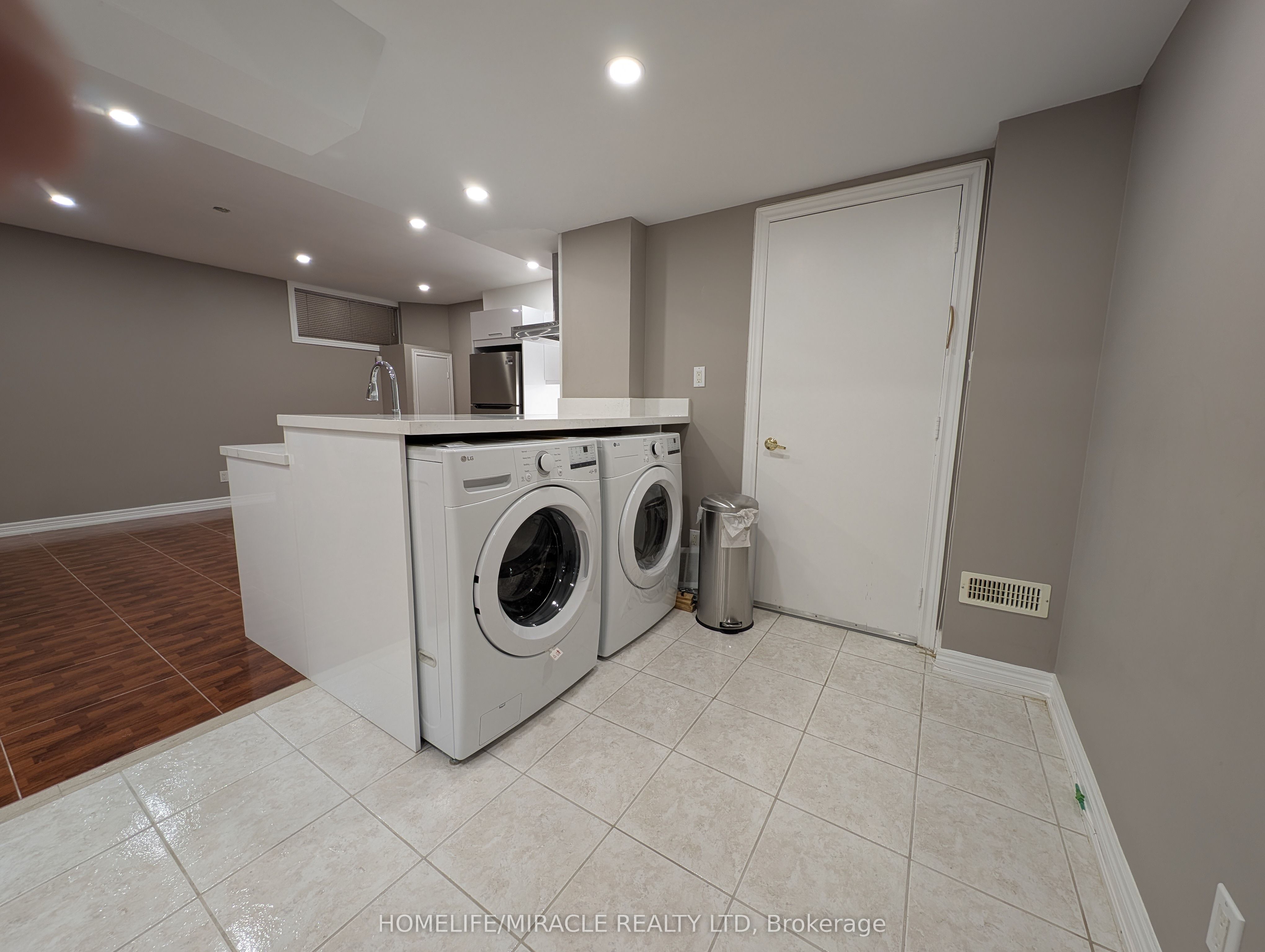 Photo 18 of Unit Basement, 63 Loudon Crescent, Vaughan, Beverley Glen — HOMEH