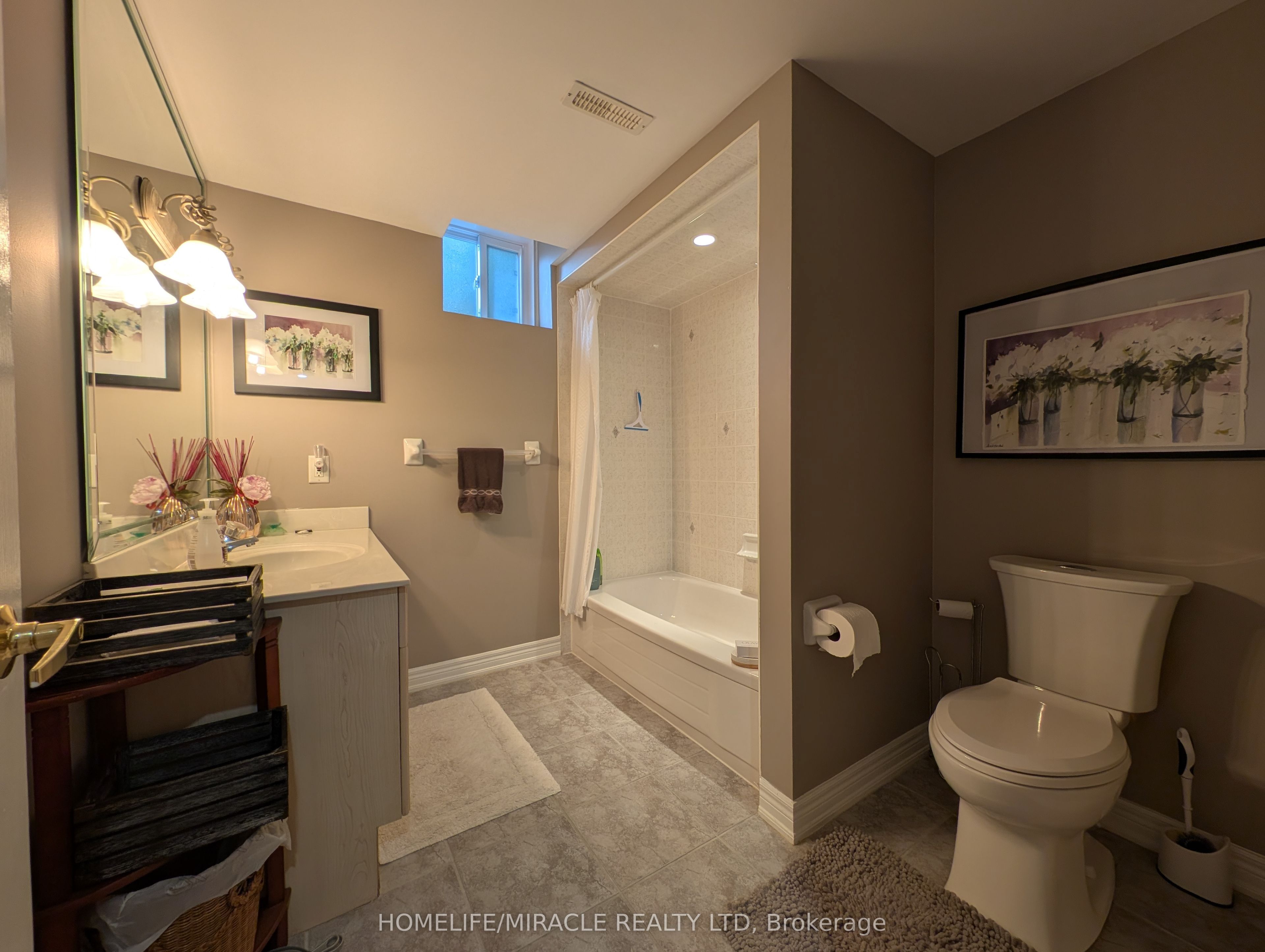 Photo 11 of Unit Basement, 63 Loudon Crescent, Vaughan, Beverley Glen — HOMEH