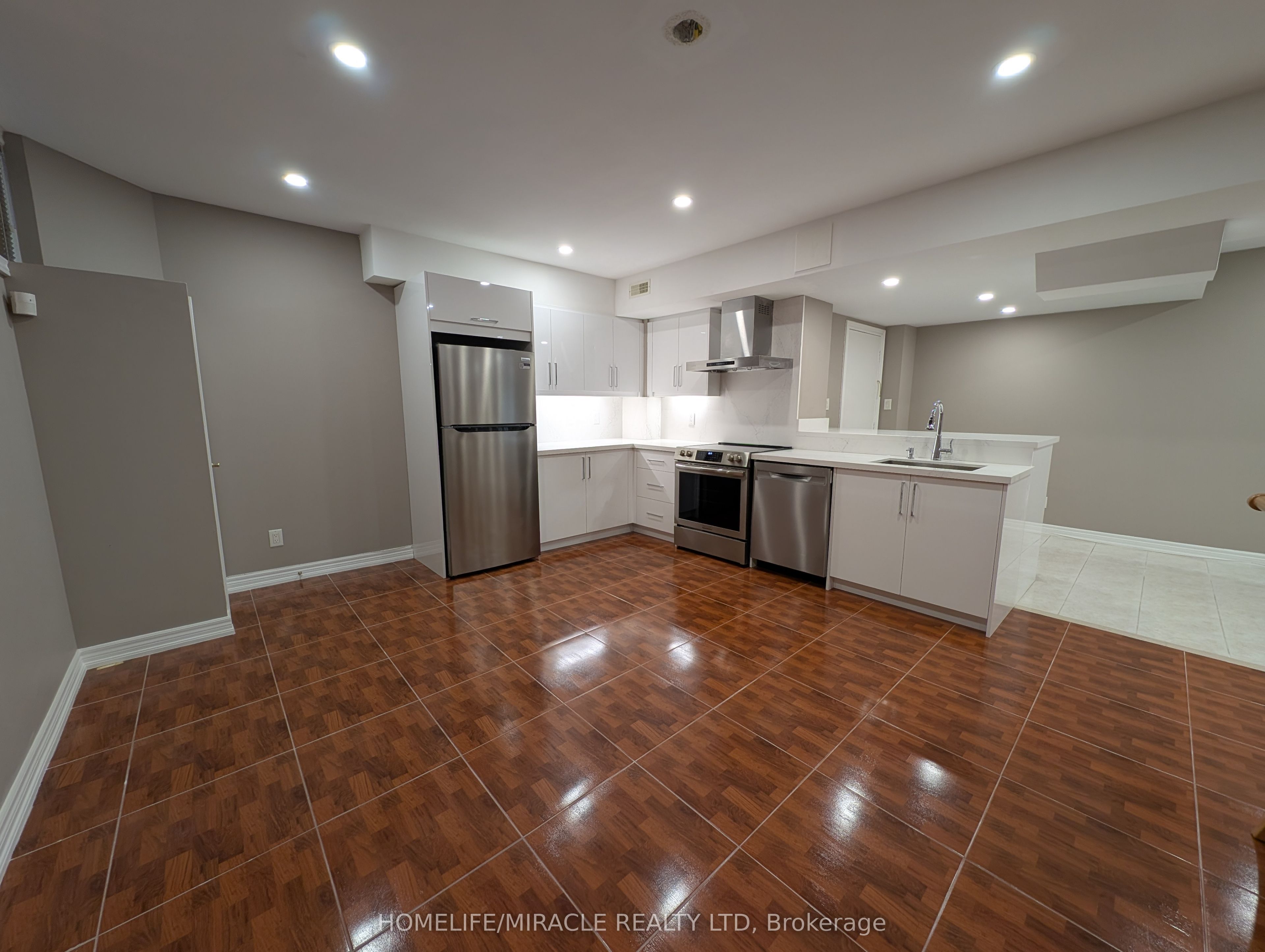 Photo 3 of Unit Basement, 63 Loudon Crescent, Vaughan, Beverley Glen — HOMEH
