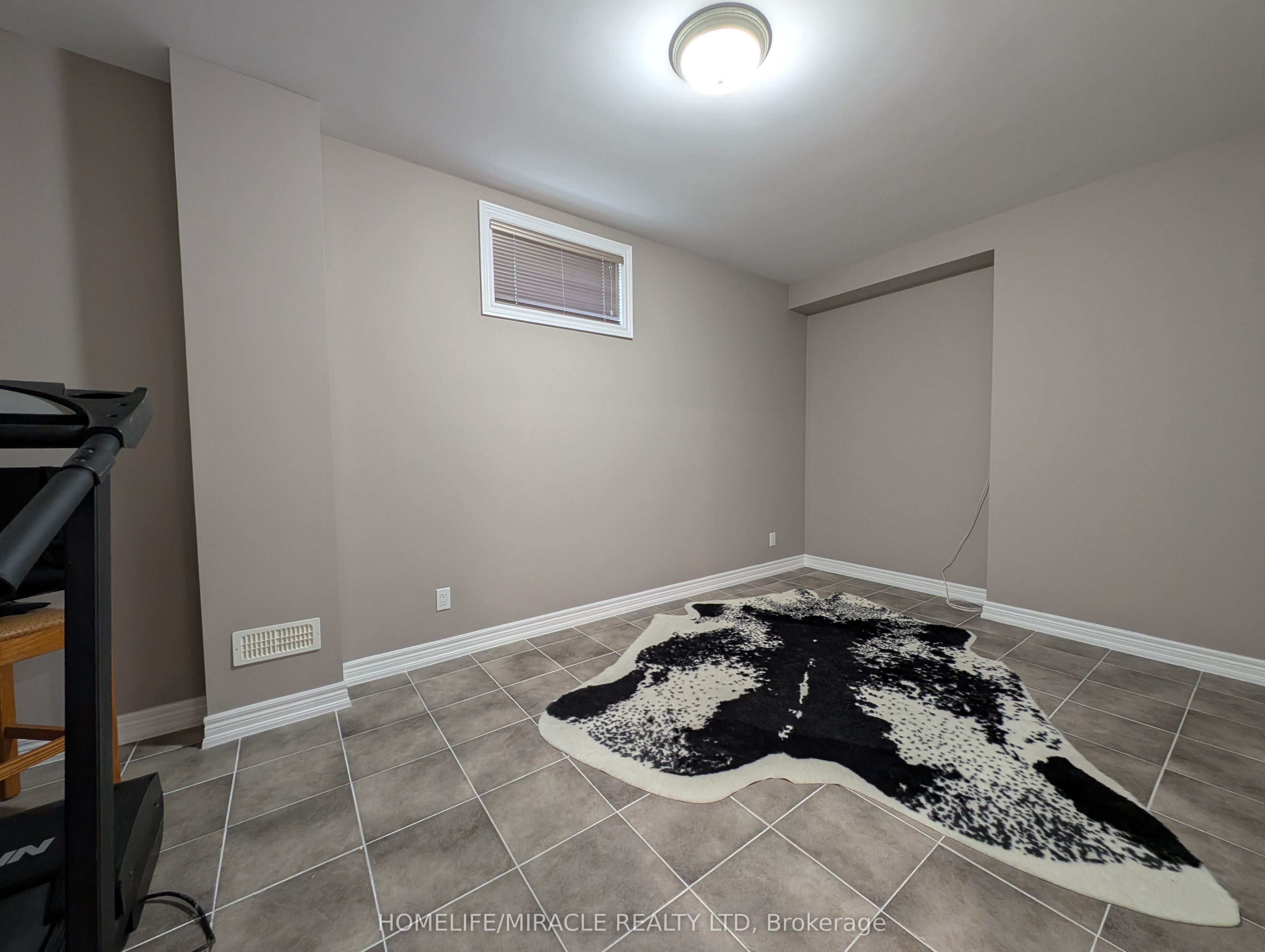 Photo 10 of Unit Basement, 63 Loudon Crescent, Vaughan, Beverley Glen — HOMEH