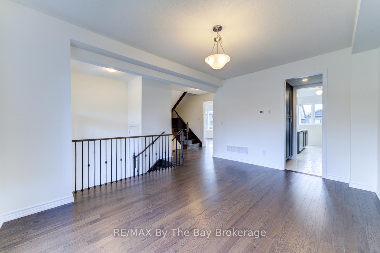 Photo 8 of 206 Mapleside Drive, Wasaga Beach — HOMEH