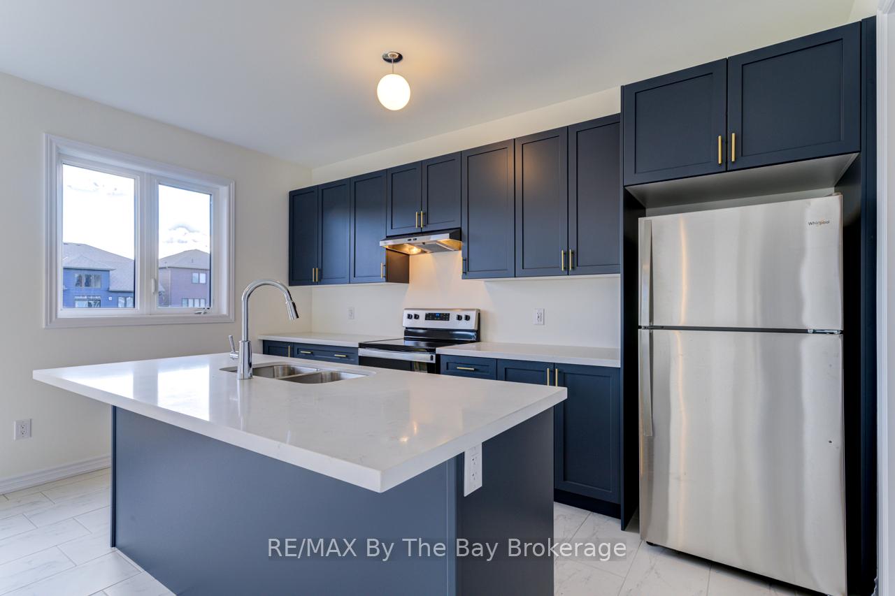 Photo 10 of 206 Mapleside Drive, Wasaga Beach — HOMEH