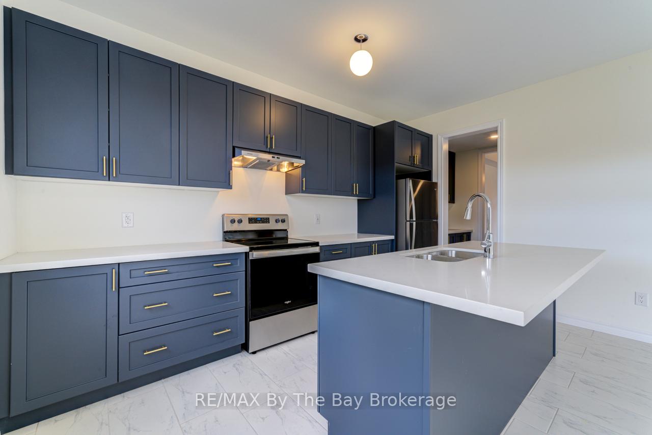 Photo 11 of 206 Mapleside Drive, Wasaga Beach — HOMEH