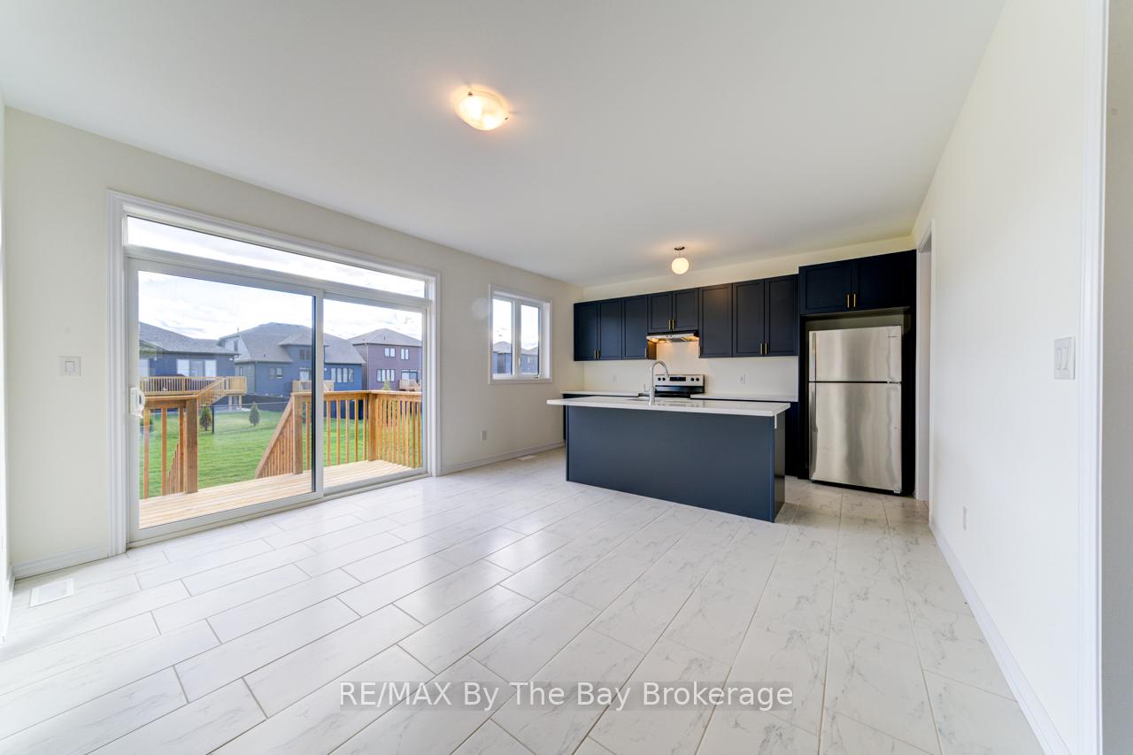Photo 12 of 206 Mapleside Drive, Wasaga Beach — HOMEH