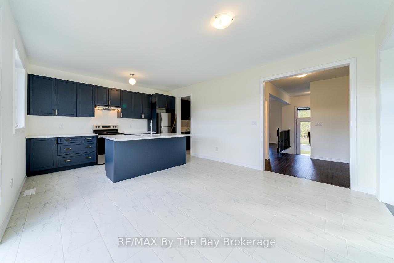 Photo 14 of 206 Mapleside Drive, Wasaga Beach — HOMEH