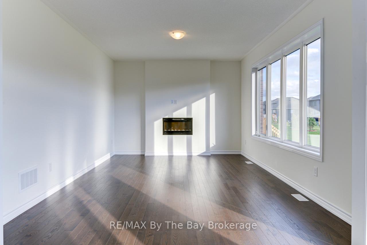 Photo 16 of 206 Mapleside Drive, Wasaga Beach — HOMEH