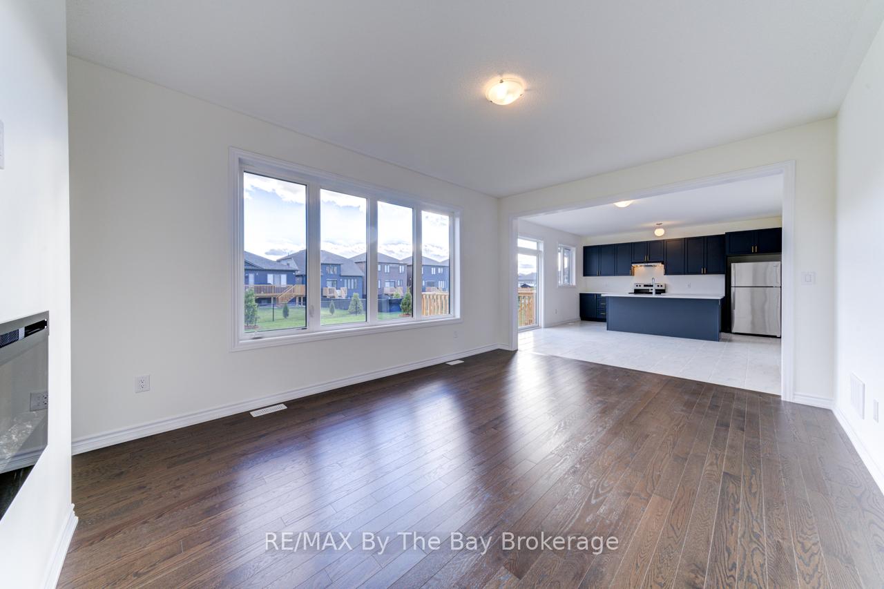 Photo 19 of 206 Mapleside Drive, Wasaga Beach — HOMEH