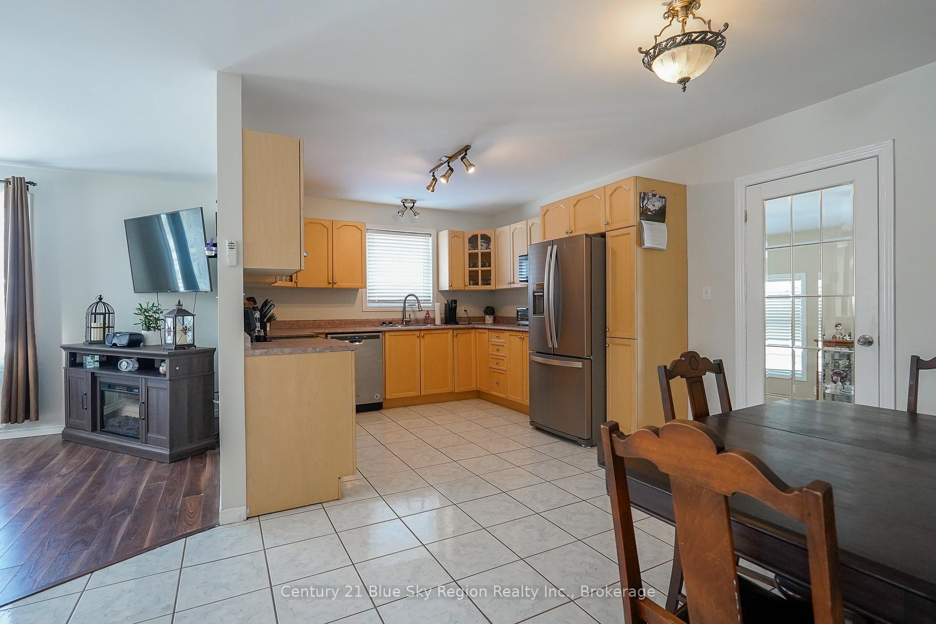 Photo 4 of 181 Oak Court, West Nipissing, Sturgeon Falls — HOMEH
