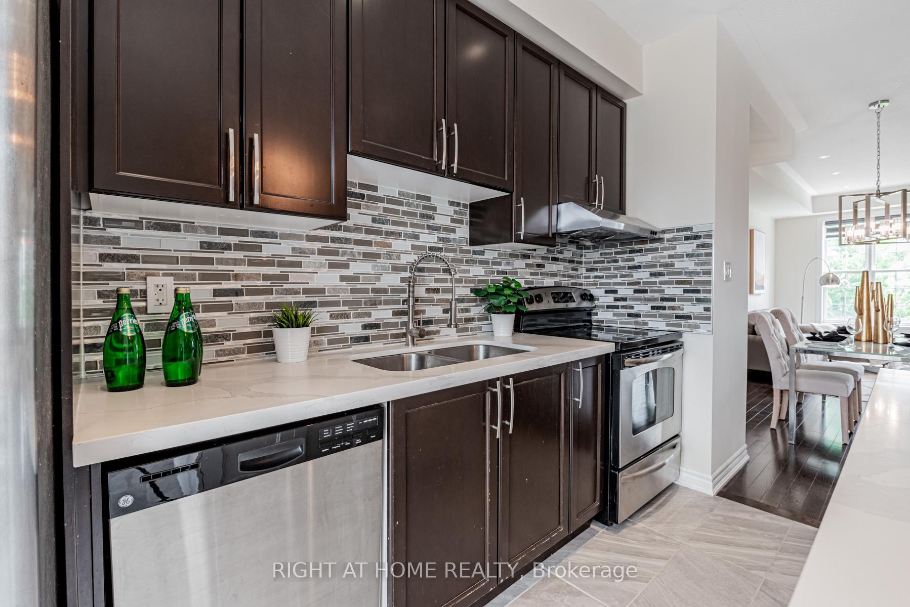Photo 11 of 15 Tatra Lane, Markham, Cathedraltown — HOMEH
