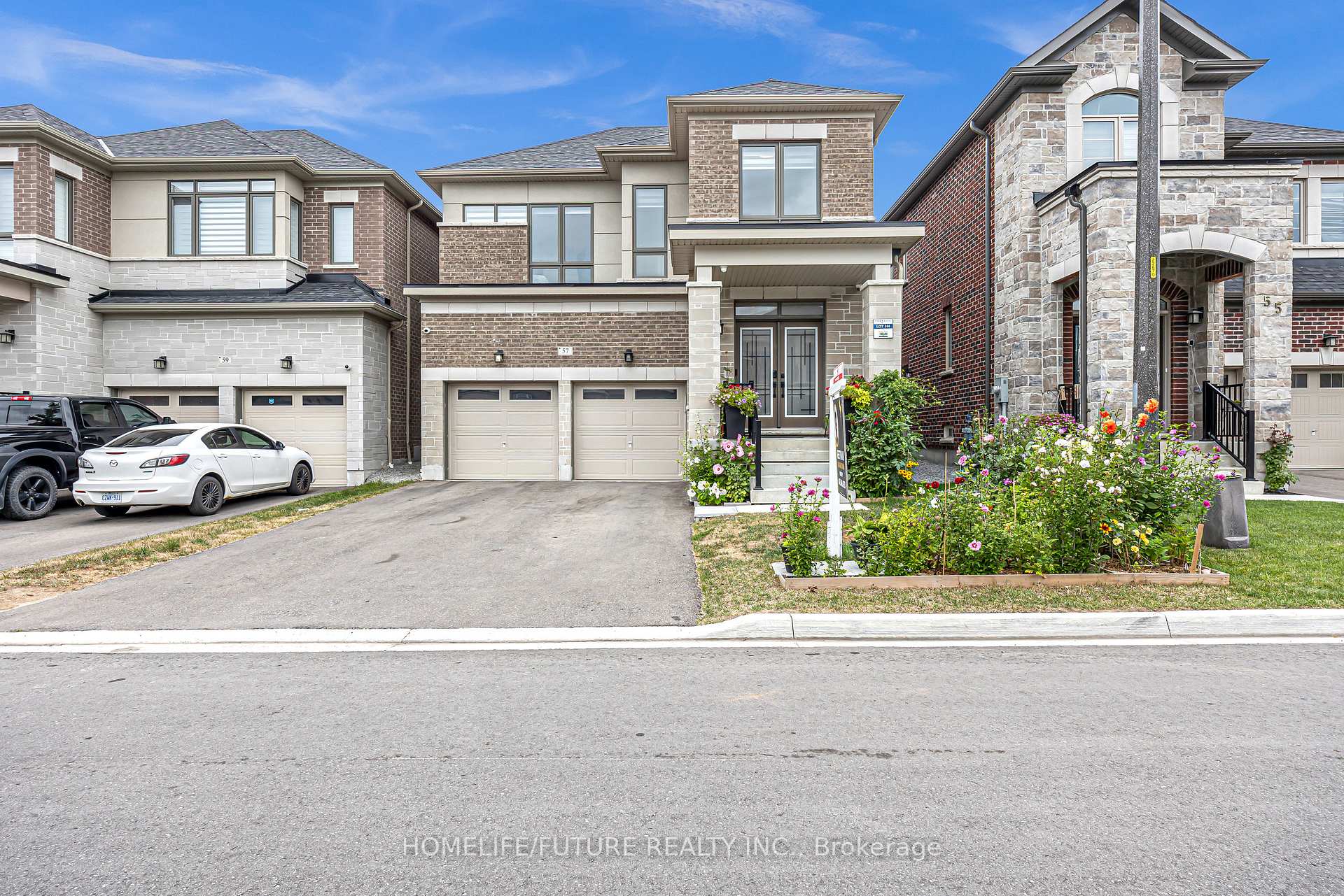 Photo 3 of 57 Priory Drive, Whitby, Rural Whitby — HOMEH