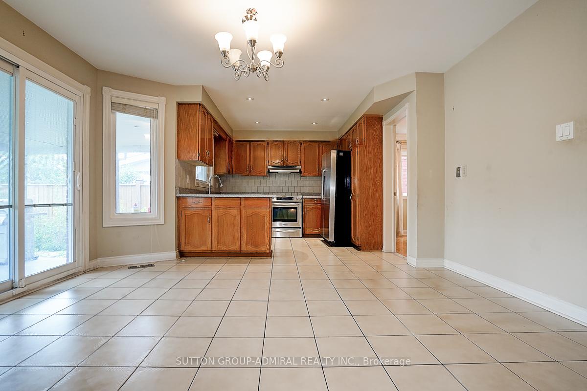 Photo 12 of 101 Lime Drive, Vaughan, East Woodbridge — HOMEH