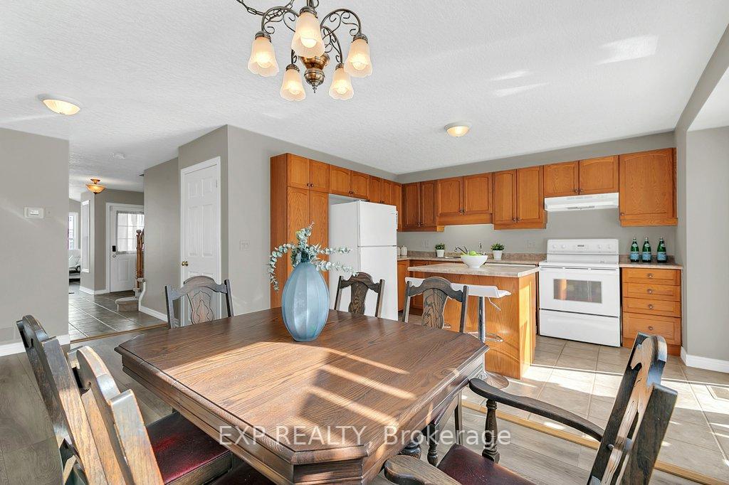 Photo 11 of 695 Zermatt Drive, Waterloo — HOMEH