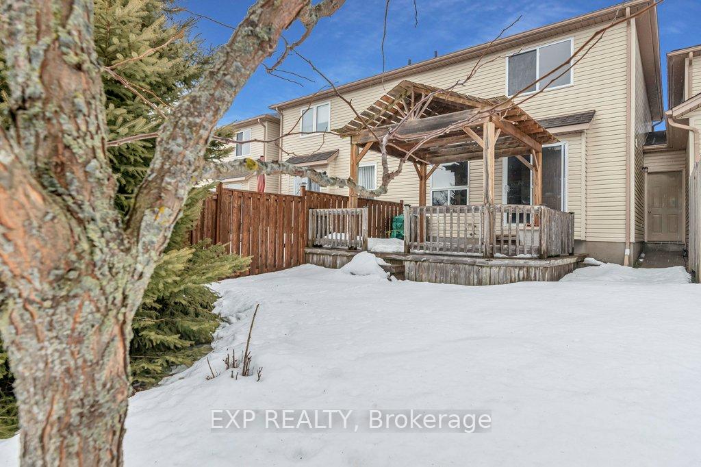 Photo 30 of 695 Zermatt Drive, Waterloo — HOMEH