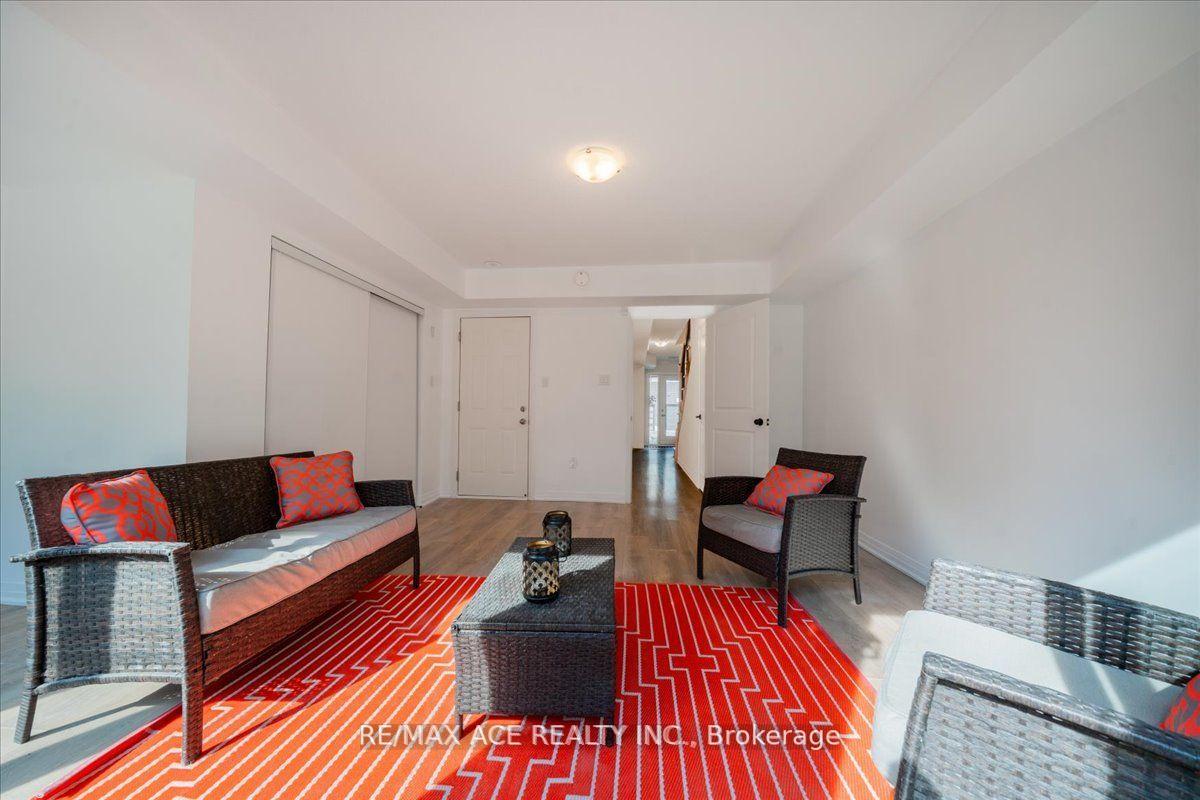 Photo 11 of 13 Emmas Way, Whitby, Taunton North — HOMEH