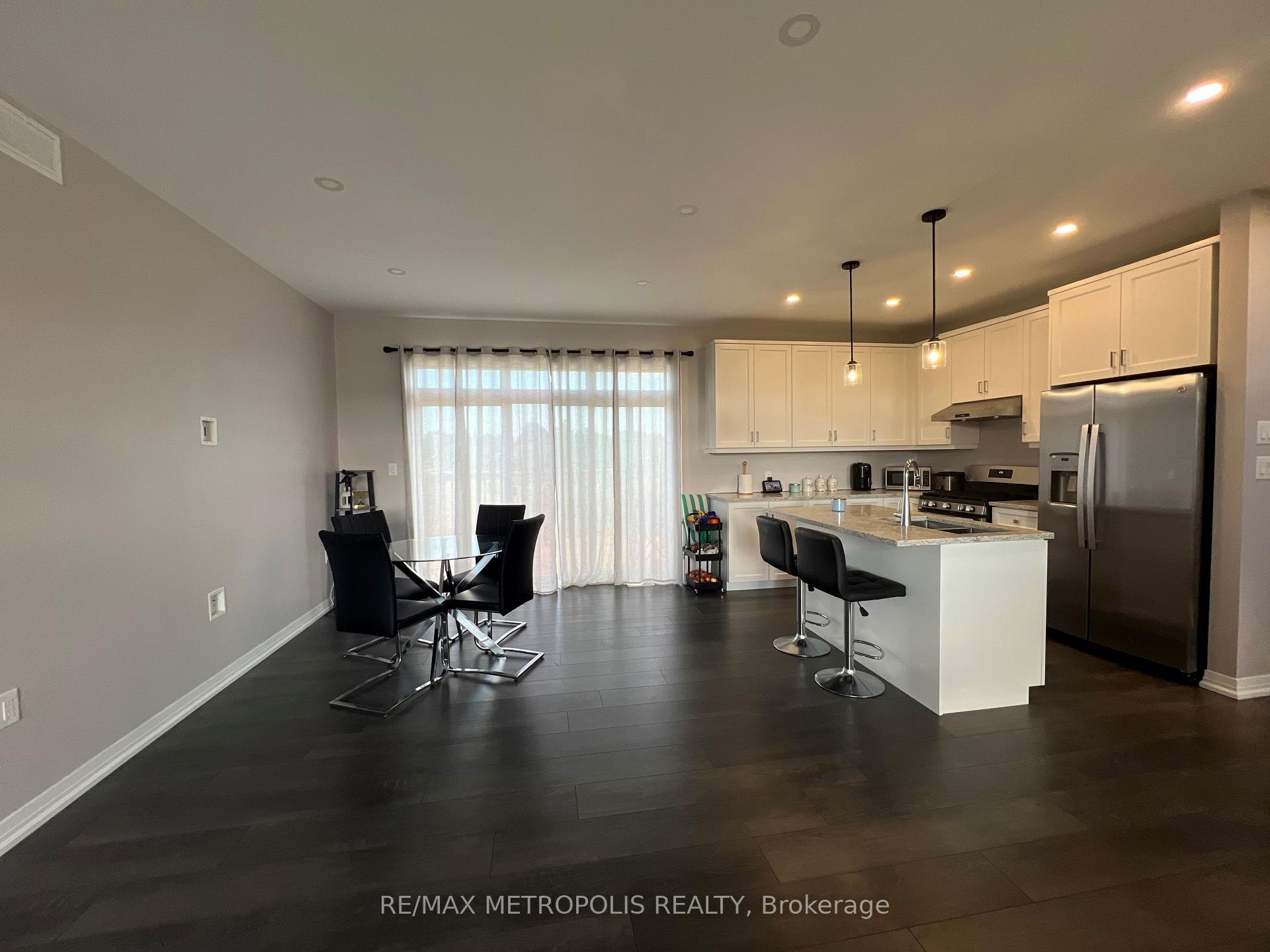 Photo 4 of 6 Summit Crescent, Belleville, Belleville Ward — HOMEH