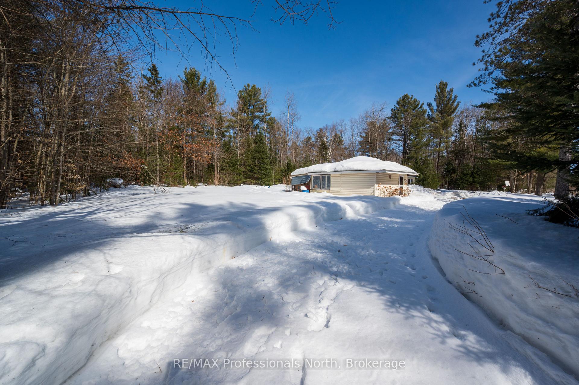 Photo 29 of 2148 Chetwynd Road, Armour — HOMEH