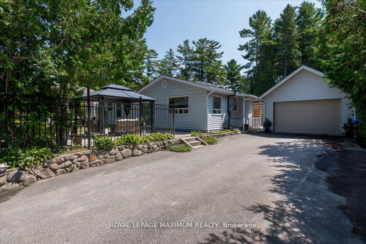Front of 749 River Road E