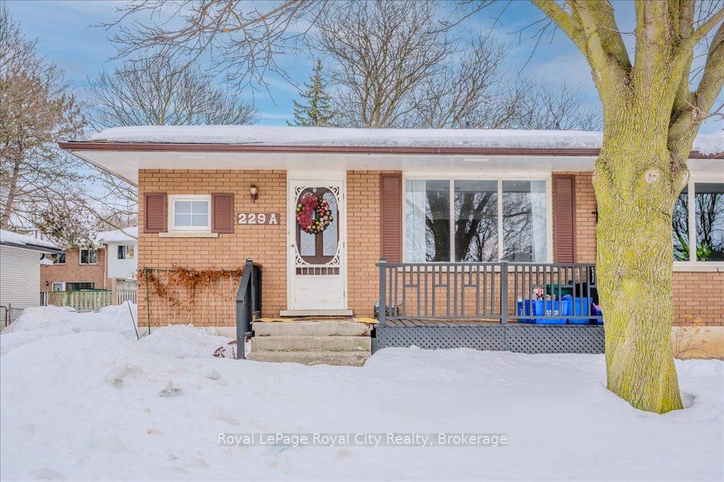Front of 229A Cedarbrae Avenue