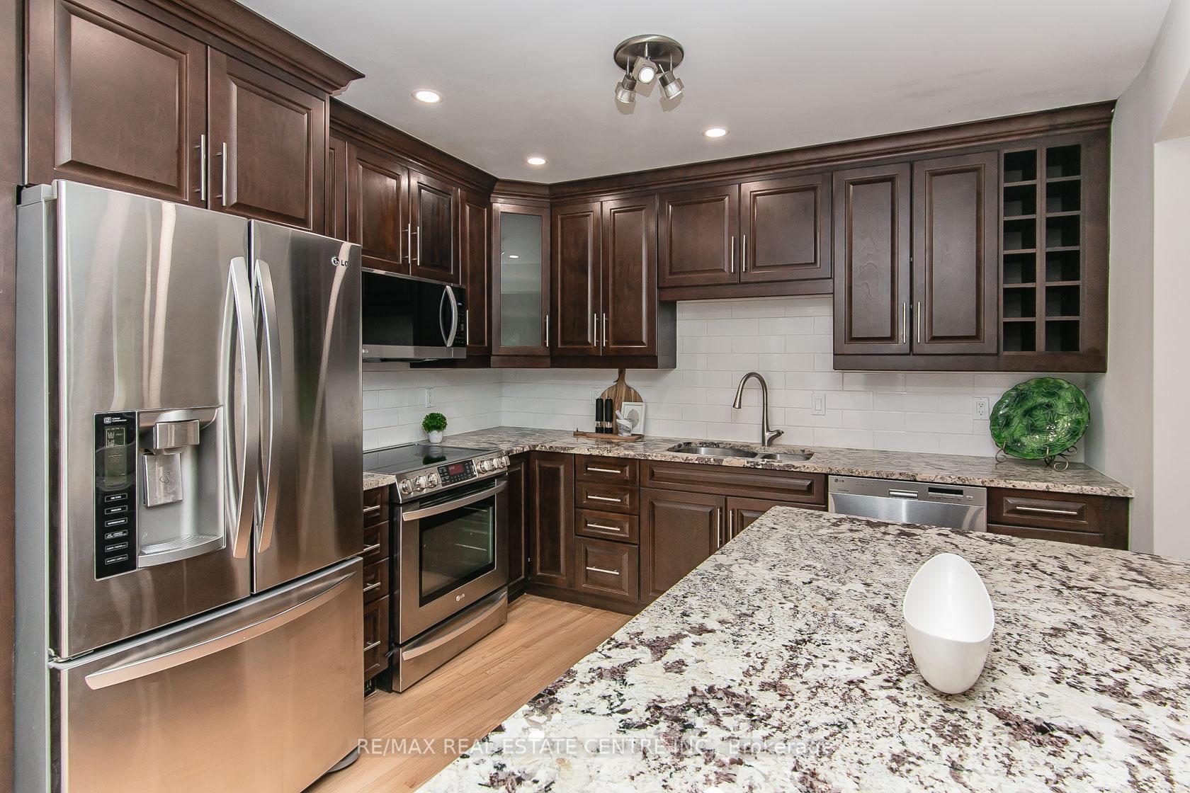 Front of Unit 6, 511 Oakvale Drive