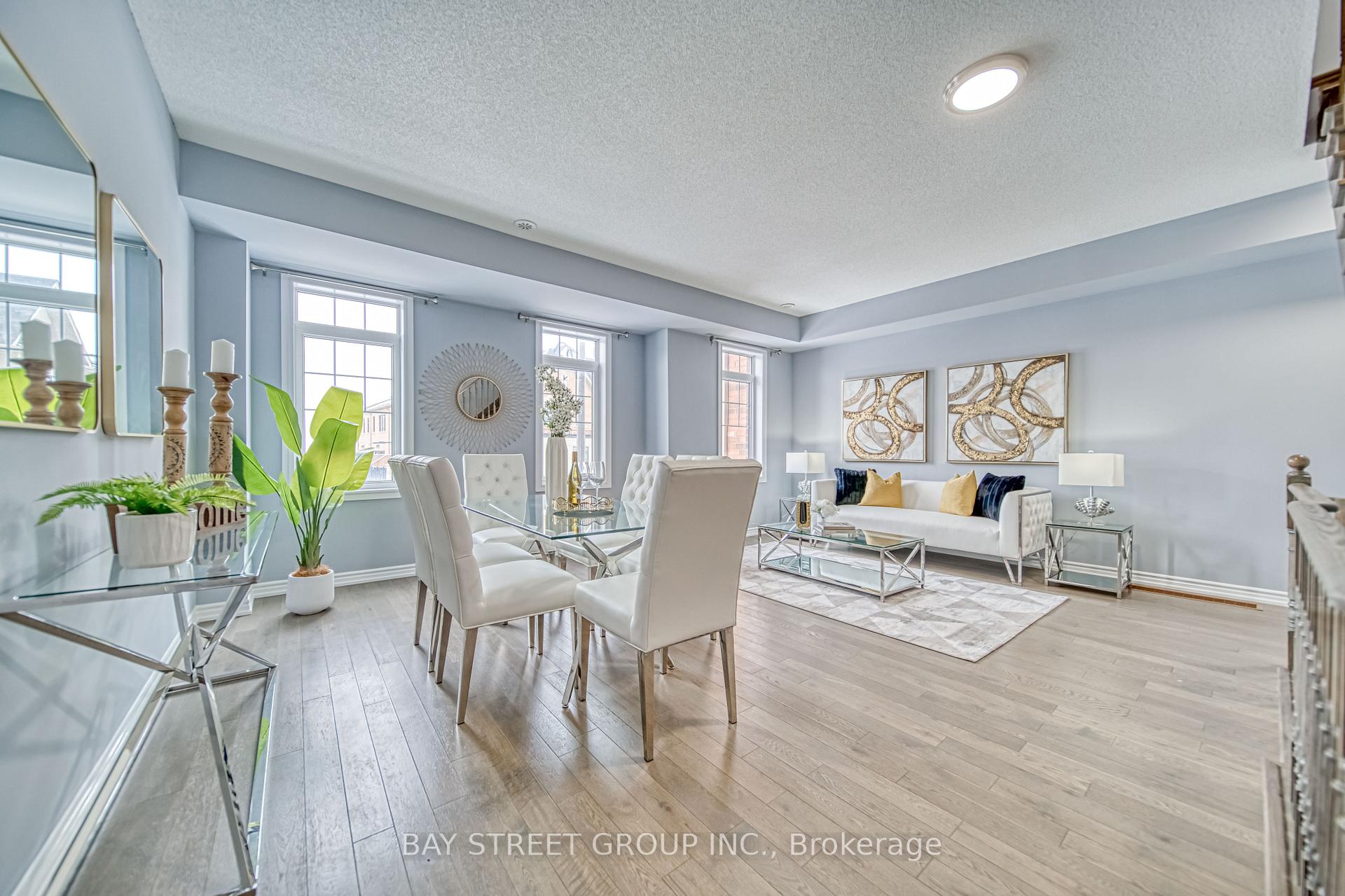 Photo 2 of 62 Mannar Drive, Markham, Victoria Square — HOMEH