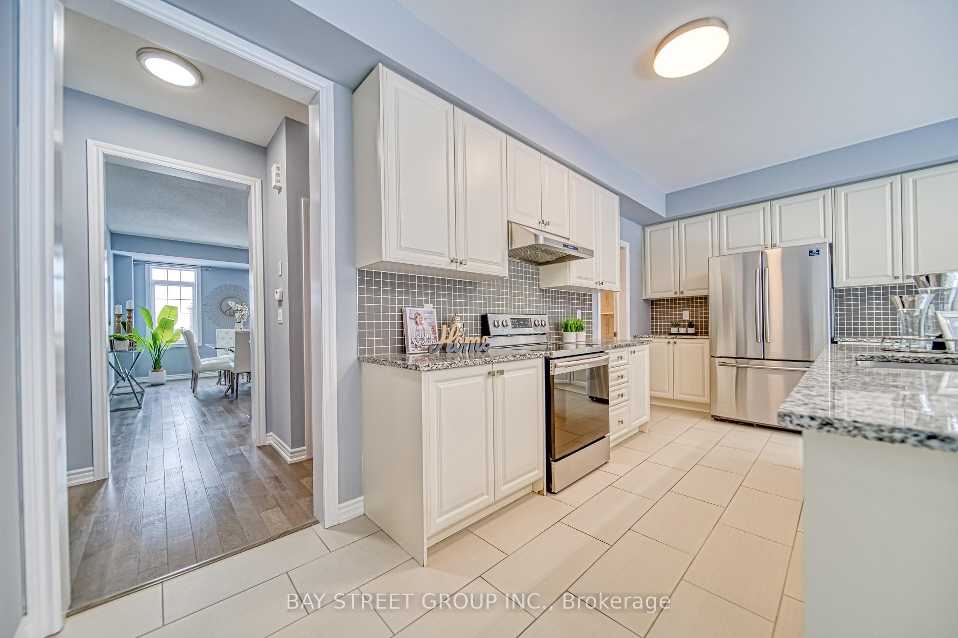 Photo 11 of 62 Mannar Drive, Markham, Victoria Square — HOMEH