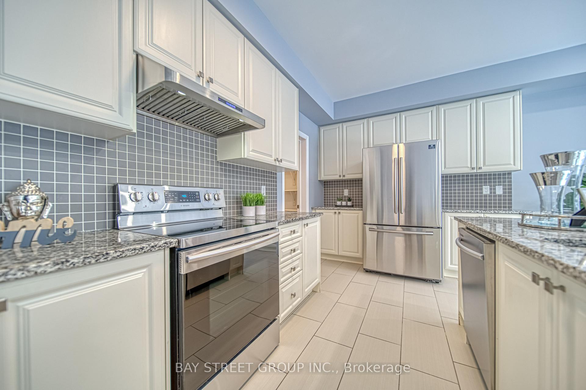Photo 12 of 62 Mannar Drive, Markham, Victoria Square — HOMEH
