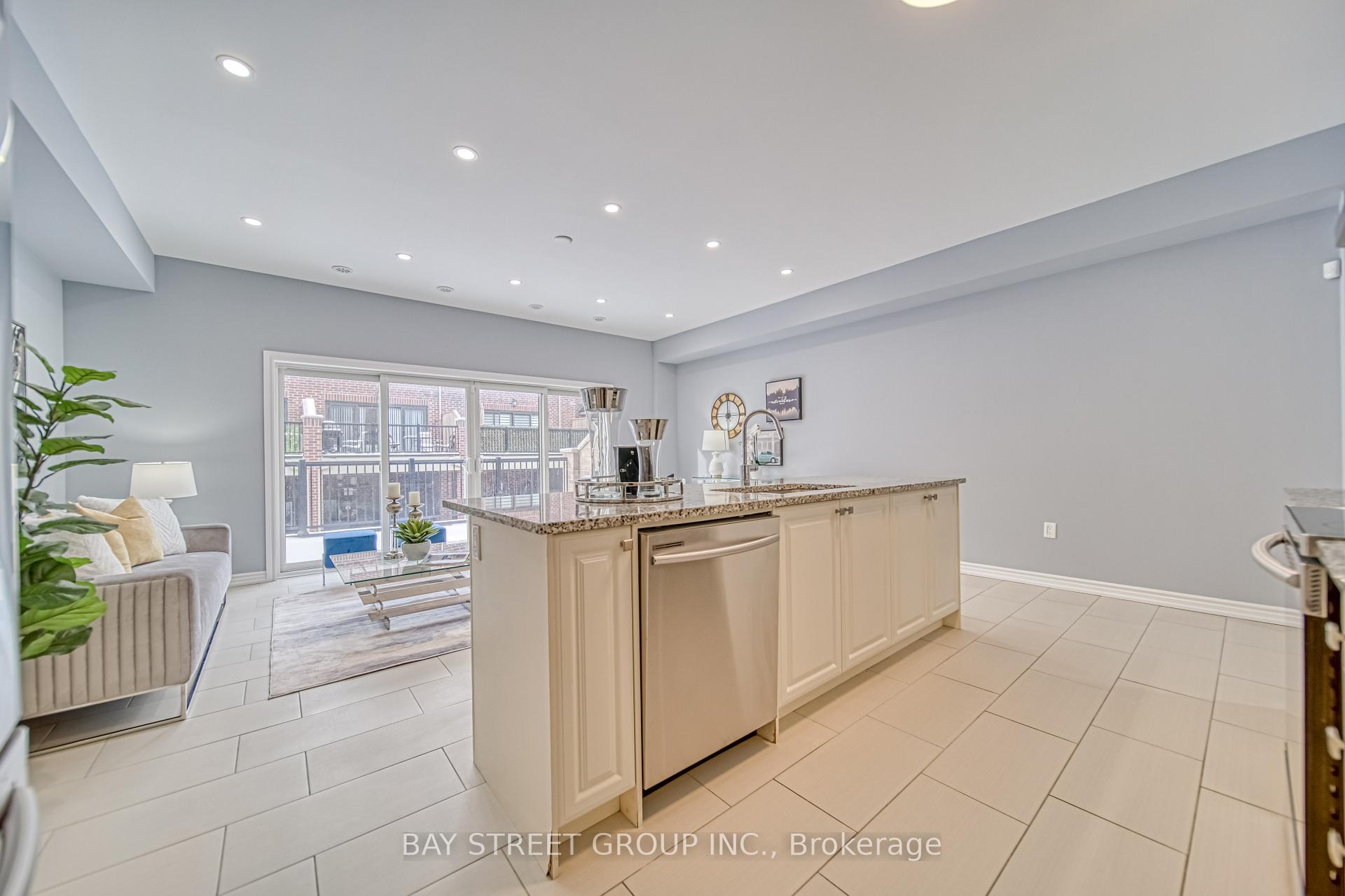 Photo 14 of 62 Mannar Drive, Markham, Victoria Square — HOMEH
