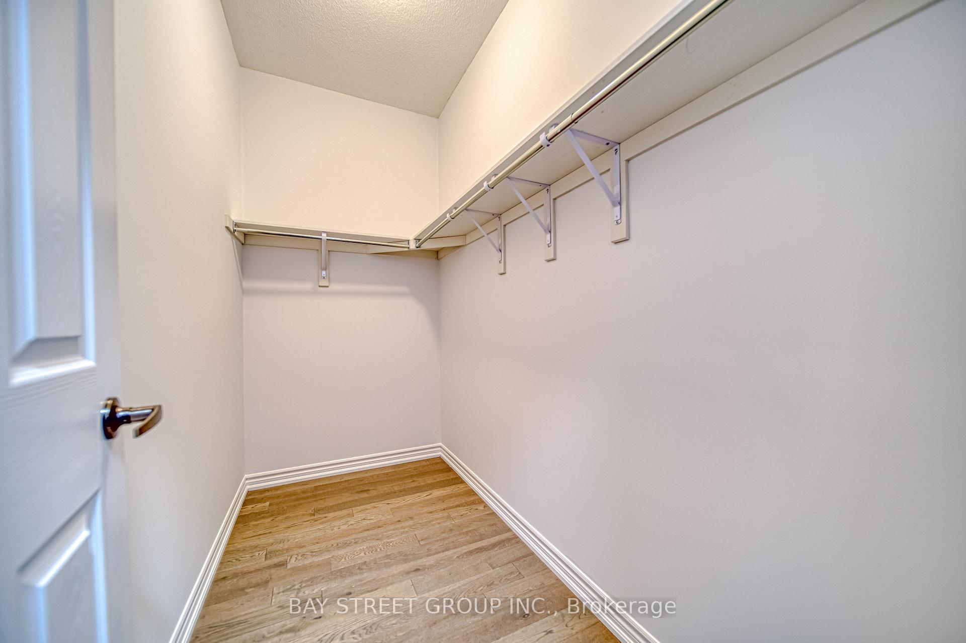 Photo 21 of 62 Mannar Drive, Markham, Victoria Square — HOMEH