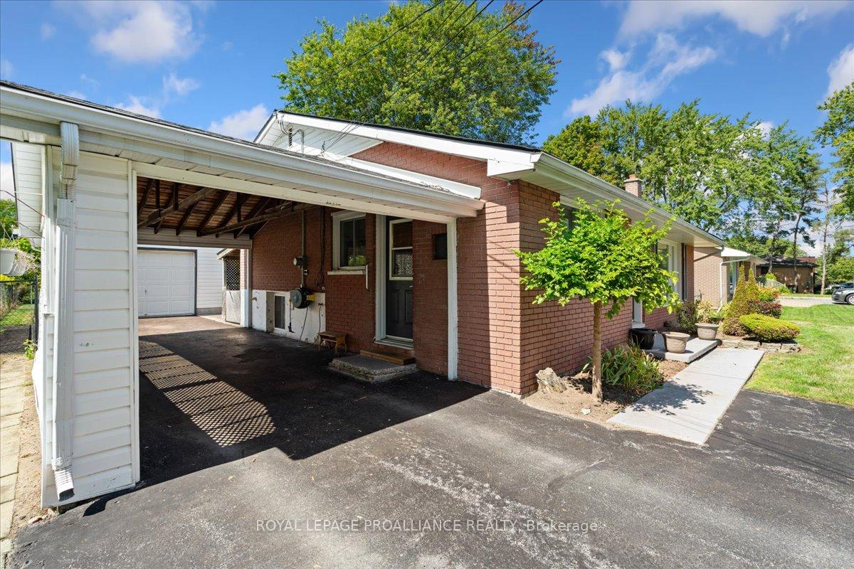 Photo 4 of 106 Lemoine Street, Belleville, Belleville Ward — HOMEH