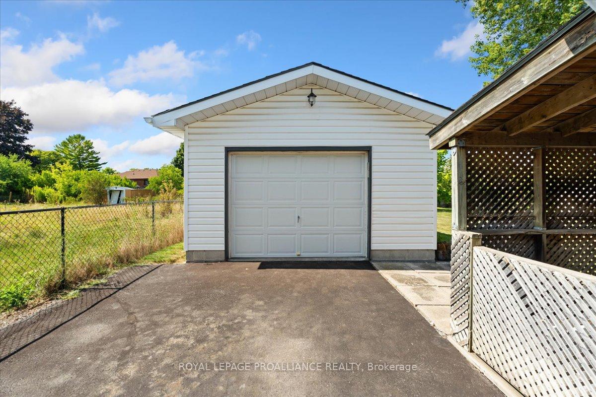 Photo 5 of 106 Lemoine Street, Belleville, Belleville Ward — HOMEH