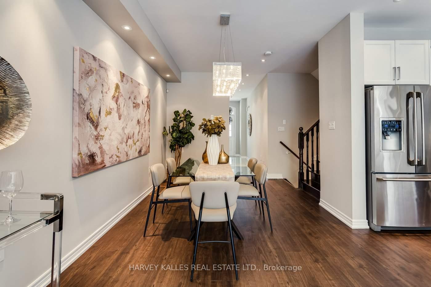 Photo 7 of 31 Lindvest Crescent, Vaughan, Patterson — HOMEH