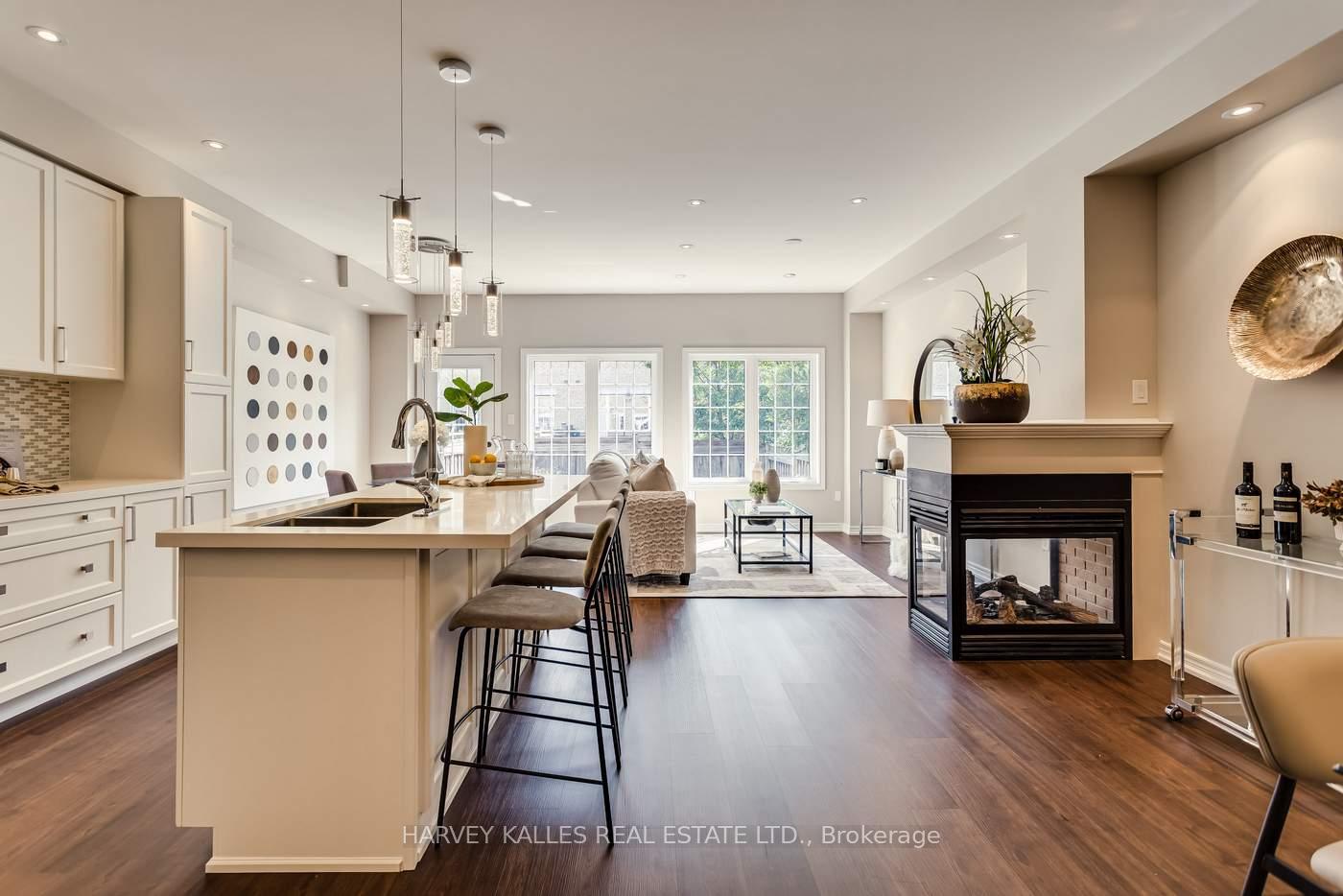 Photo 8 of 31 Lindvest Crescent, Vaughan, Patterson — HOMEH