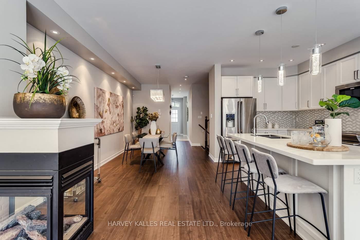 Photo 9 of 31 Lindvest Crescent, Vaughan, Patterson — HOMEH